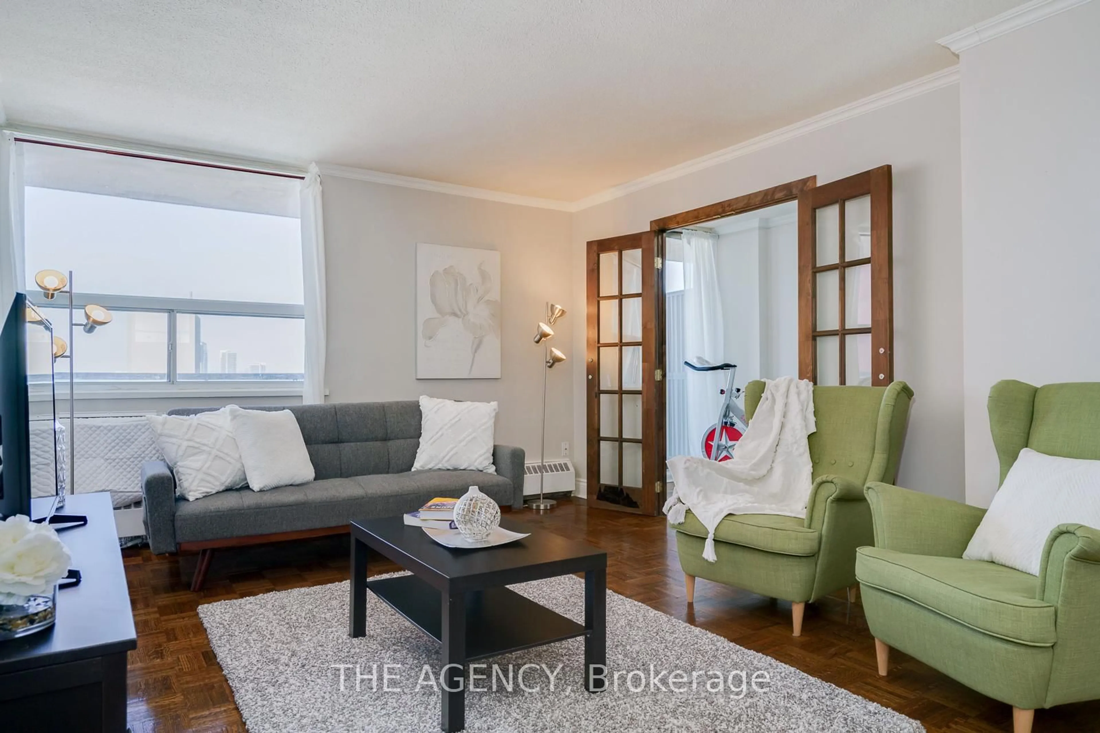 Living room with furniture, wood/laminate floor for 5949 Yonge St #1504, Toronto Ontario M2M 3V8
