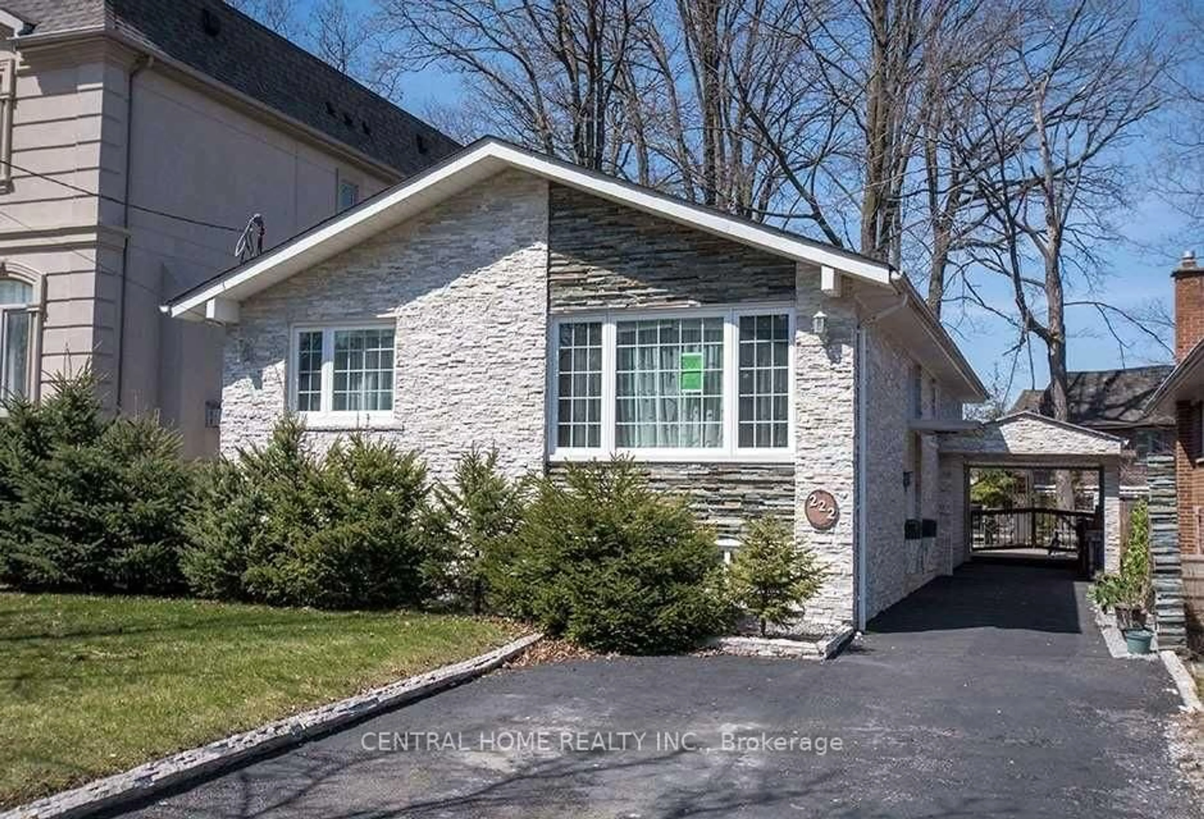 Home with vinyl exterior material, street for 222 Dunview Ave, Toronto Ontario M2N 4J1