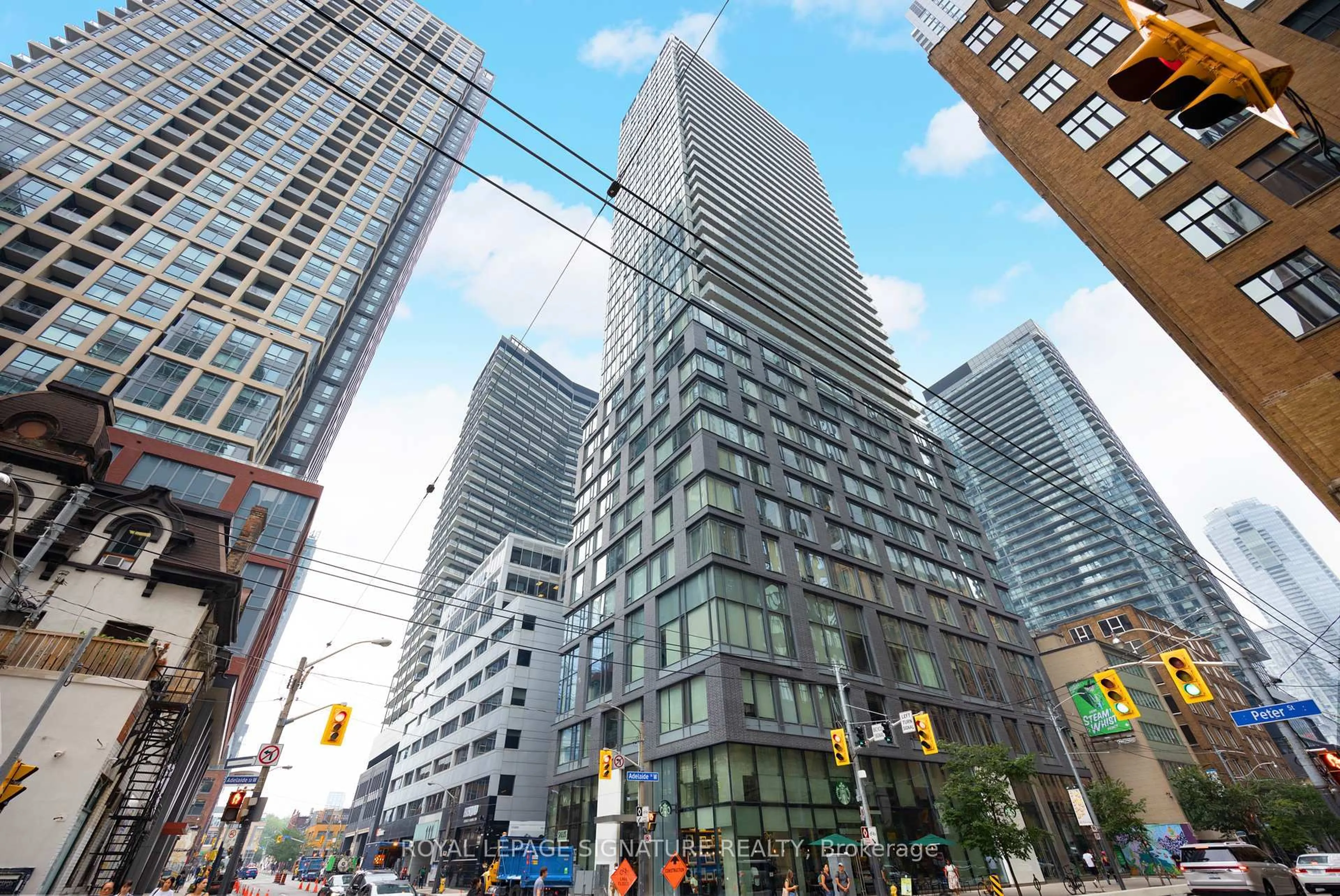 Blurry image for 101 Peter St #2312, Toronto Ontario M5V 0G6