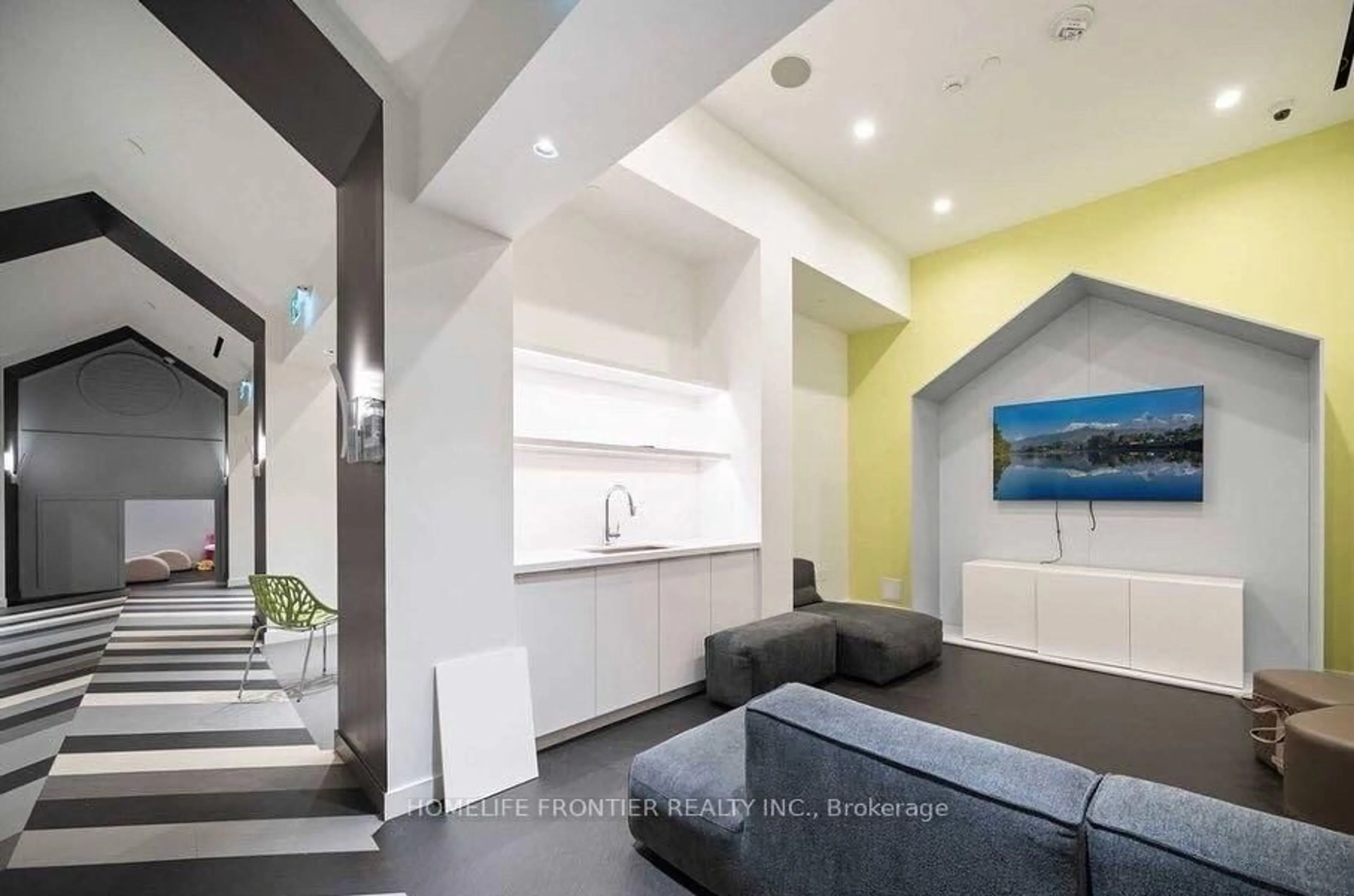 Unknown for 39 Roehampton Ave #1603, Toronto Ontario M5R 0C1