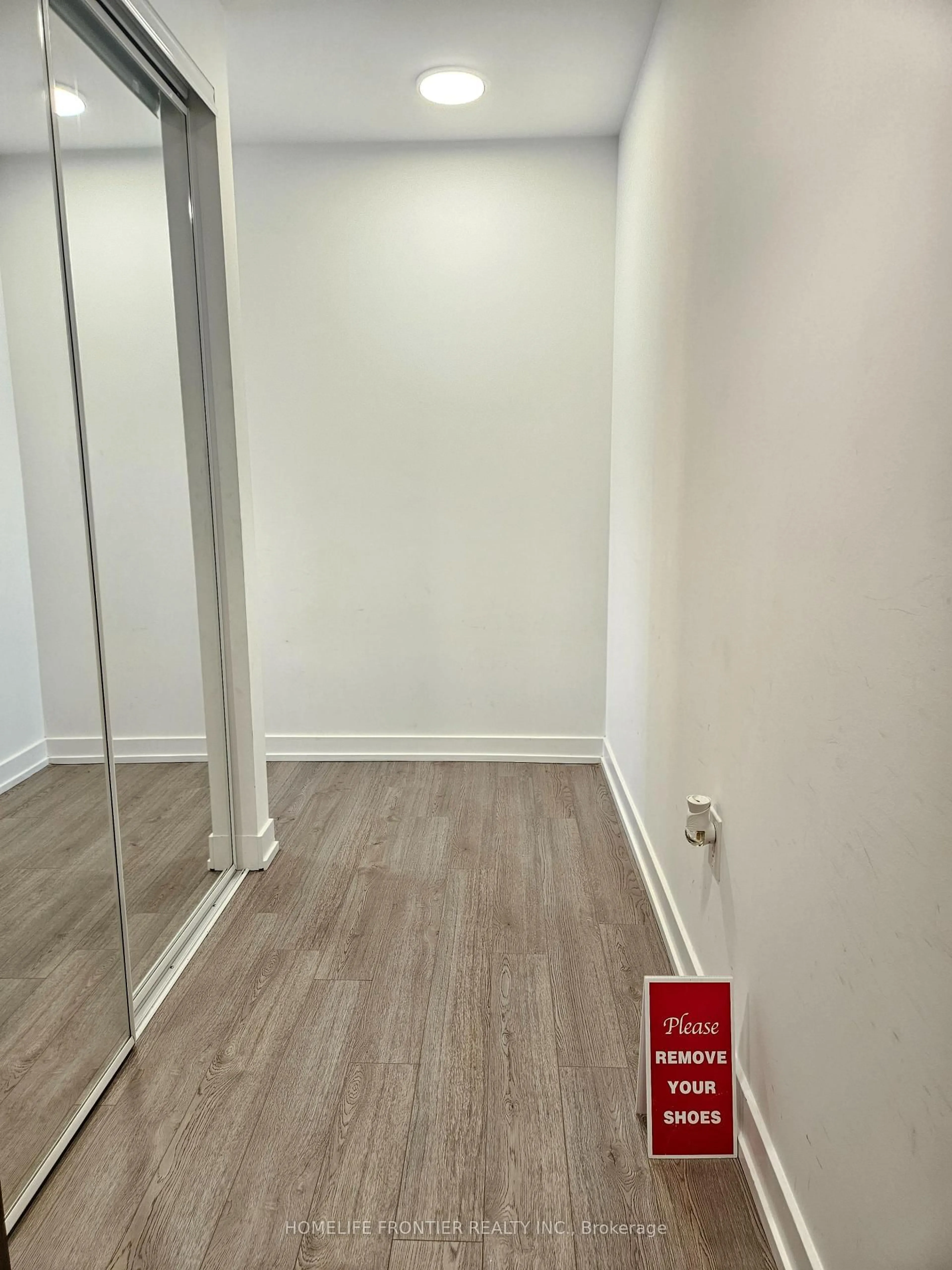 A pic of a room for 39 Roehampton Ave #1603, Toronto Ontario M5R 0C1
