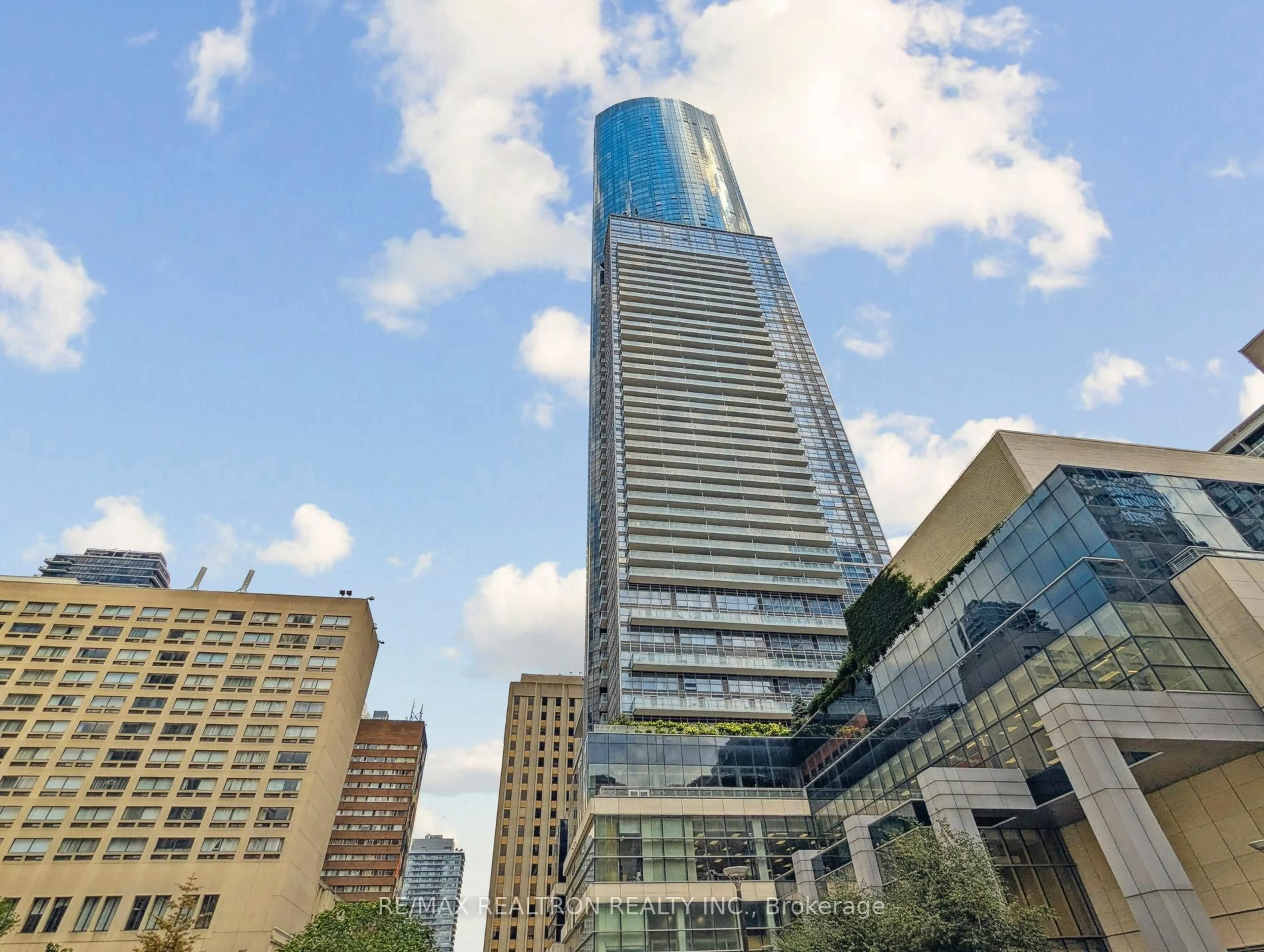Unknown for 386 Yonge St #2201, Toronto Ontario M5B 0A5