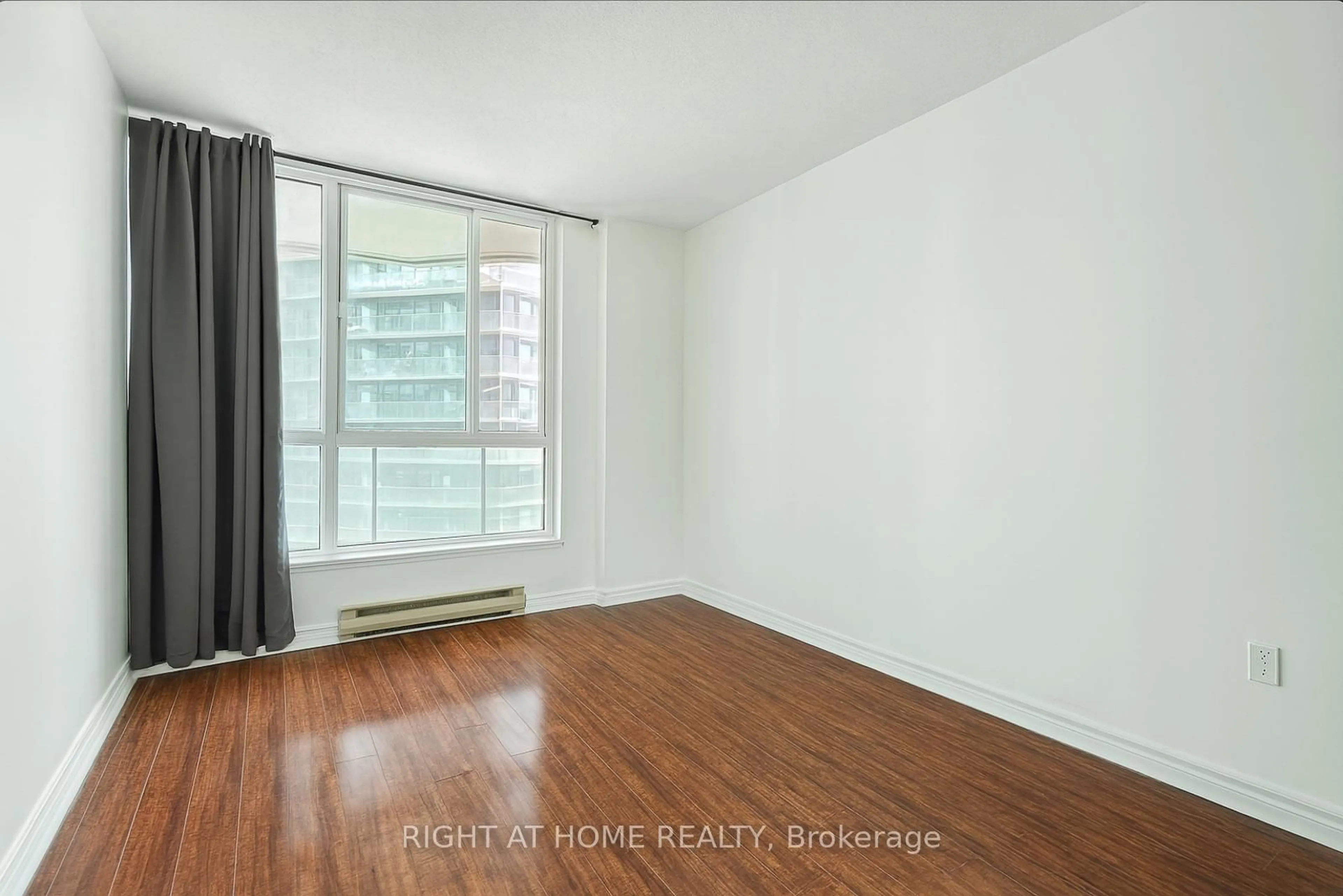 A pic of a room for 38 Elm St #1803, Toronto Ontario M5G 2K5