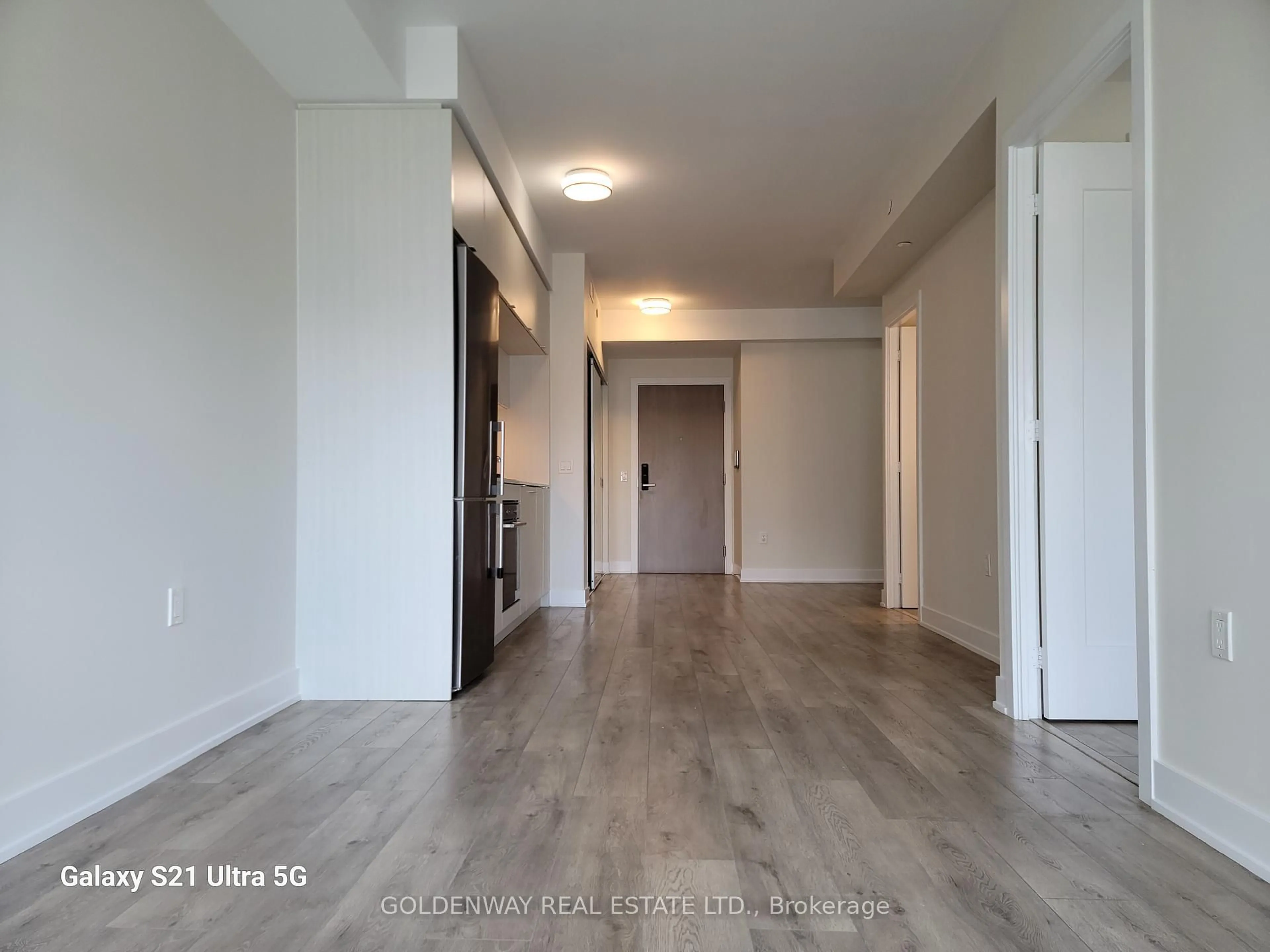 A pic of a room for 575 Bloor St #2009, Toronto Ontario M4W 0B2
