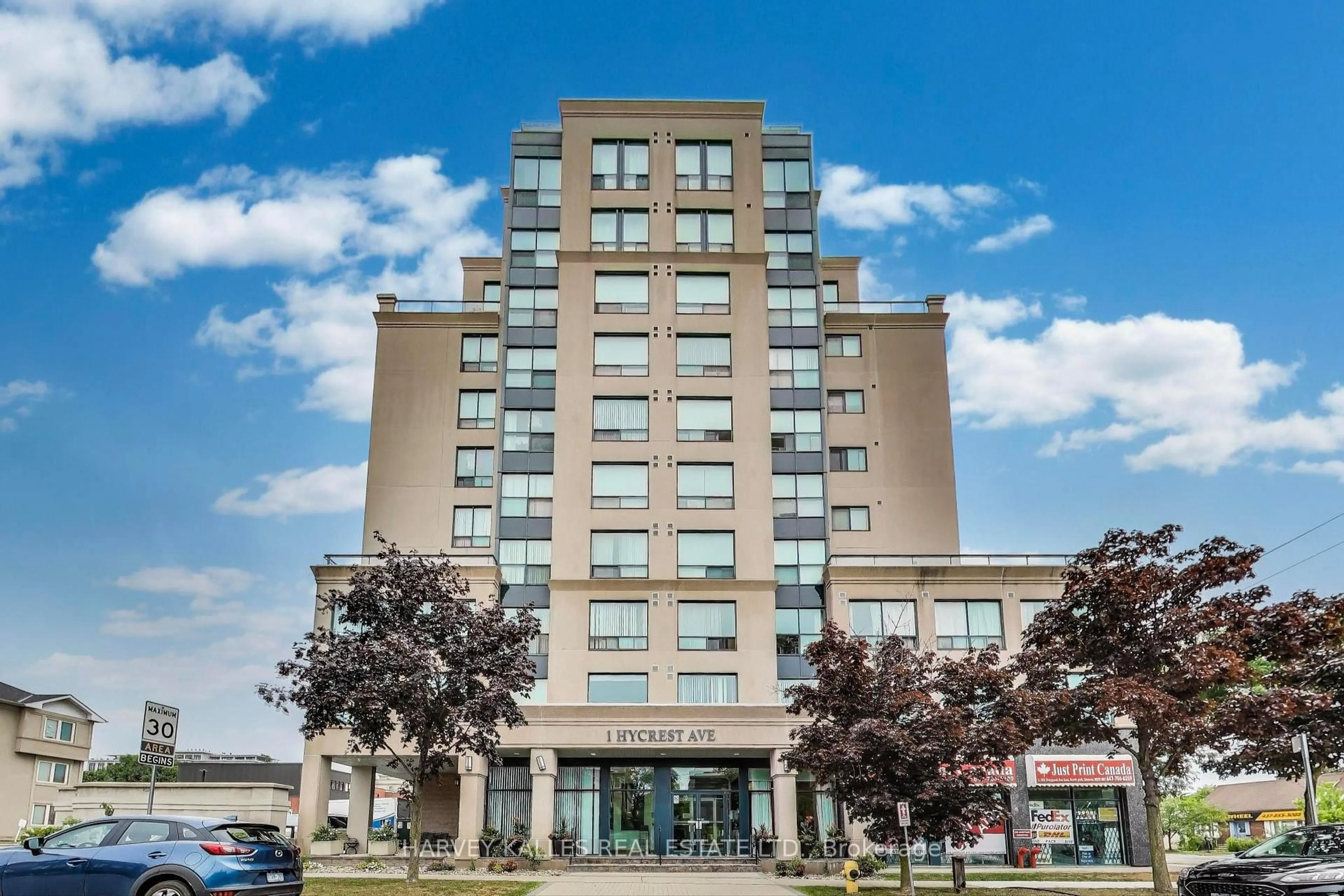 Indoor foyer for 1 Hycrest Ave #401, Toronto Ontario M2N 6V8