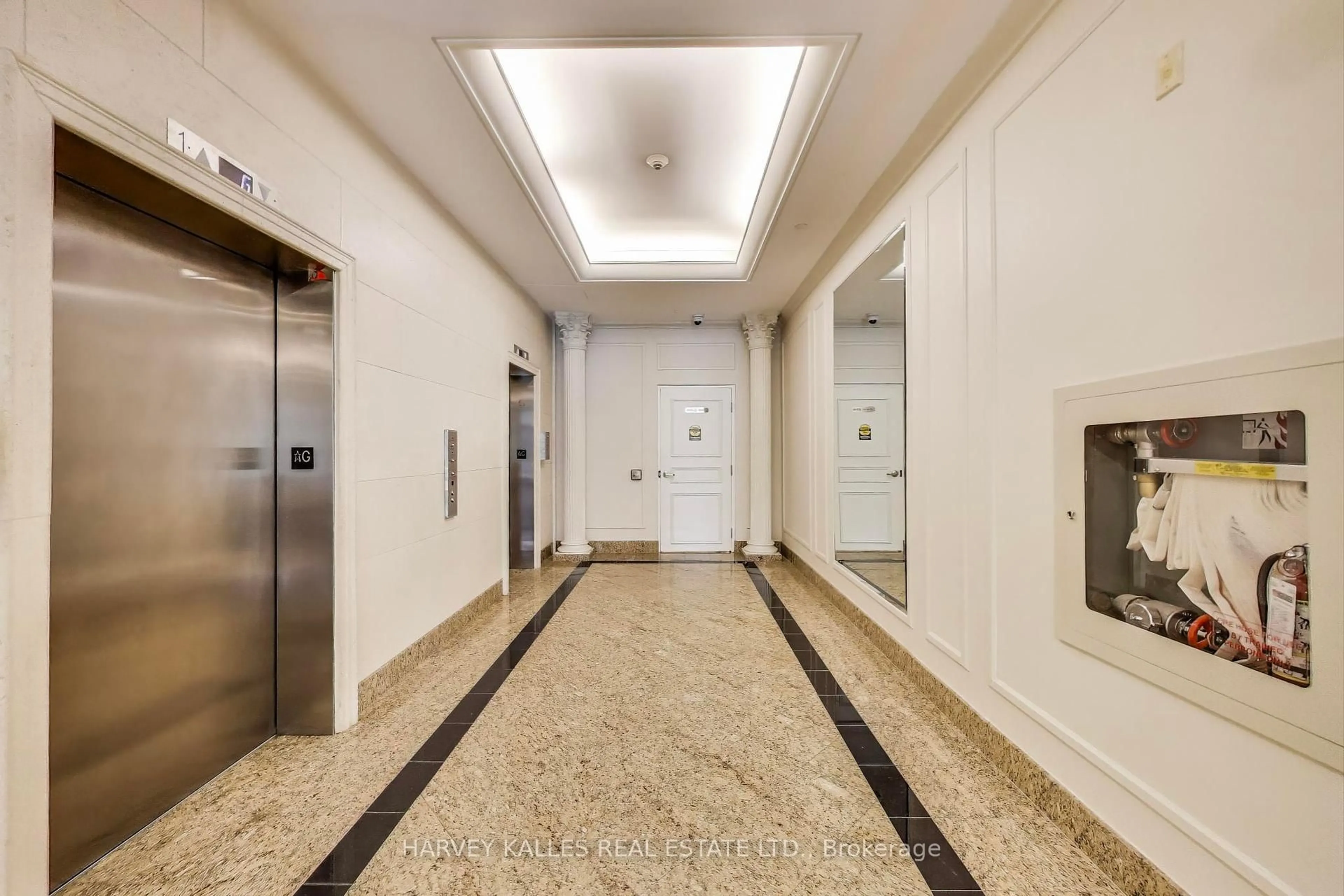 Indoor foyer for 1 Hycrest Ave #401, Toronto Ontario M2N 6V8