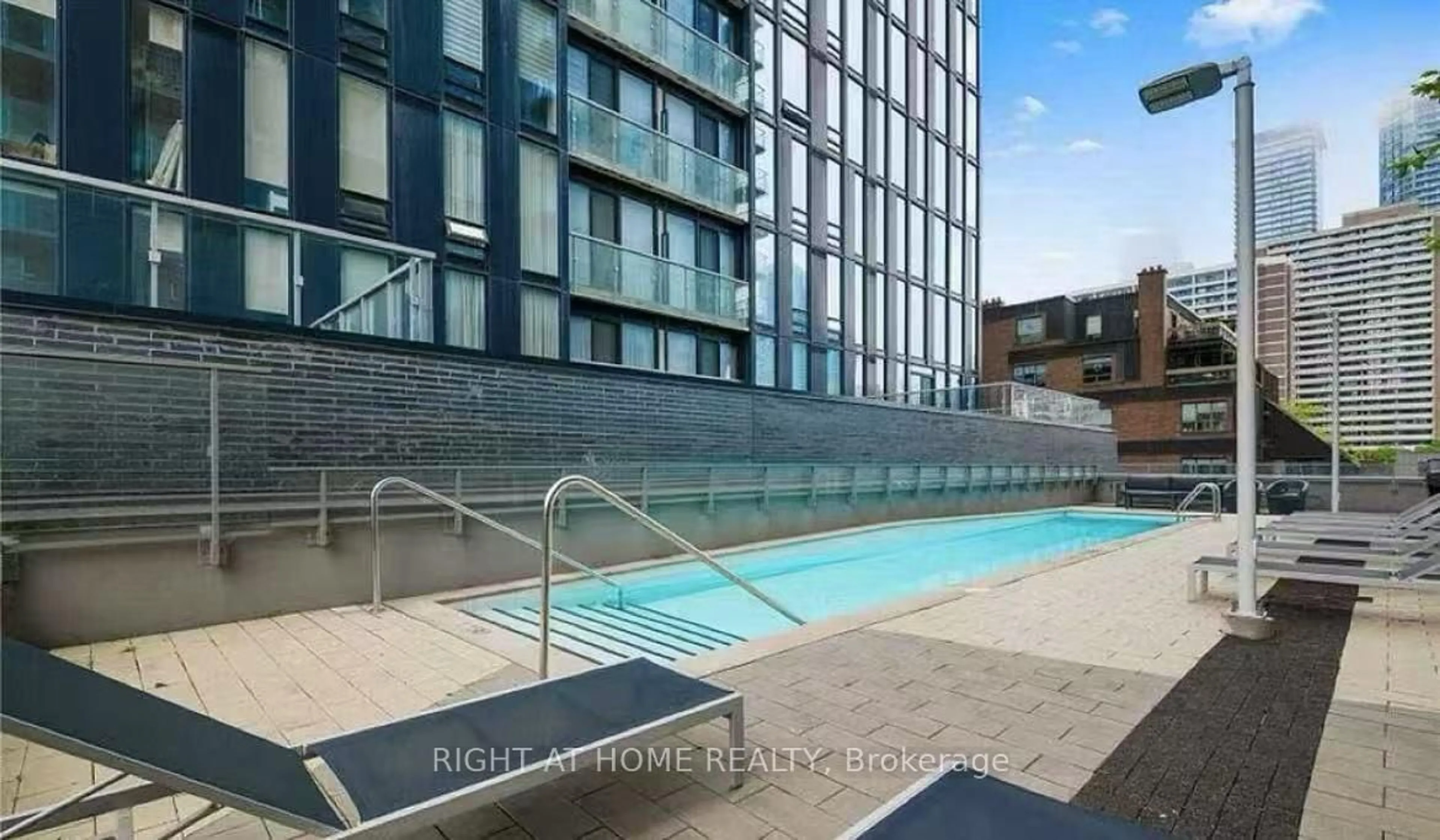 Pool for 50 Wellesley St #305, Toronto Ontario M4Y 0C8
