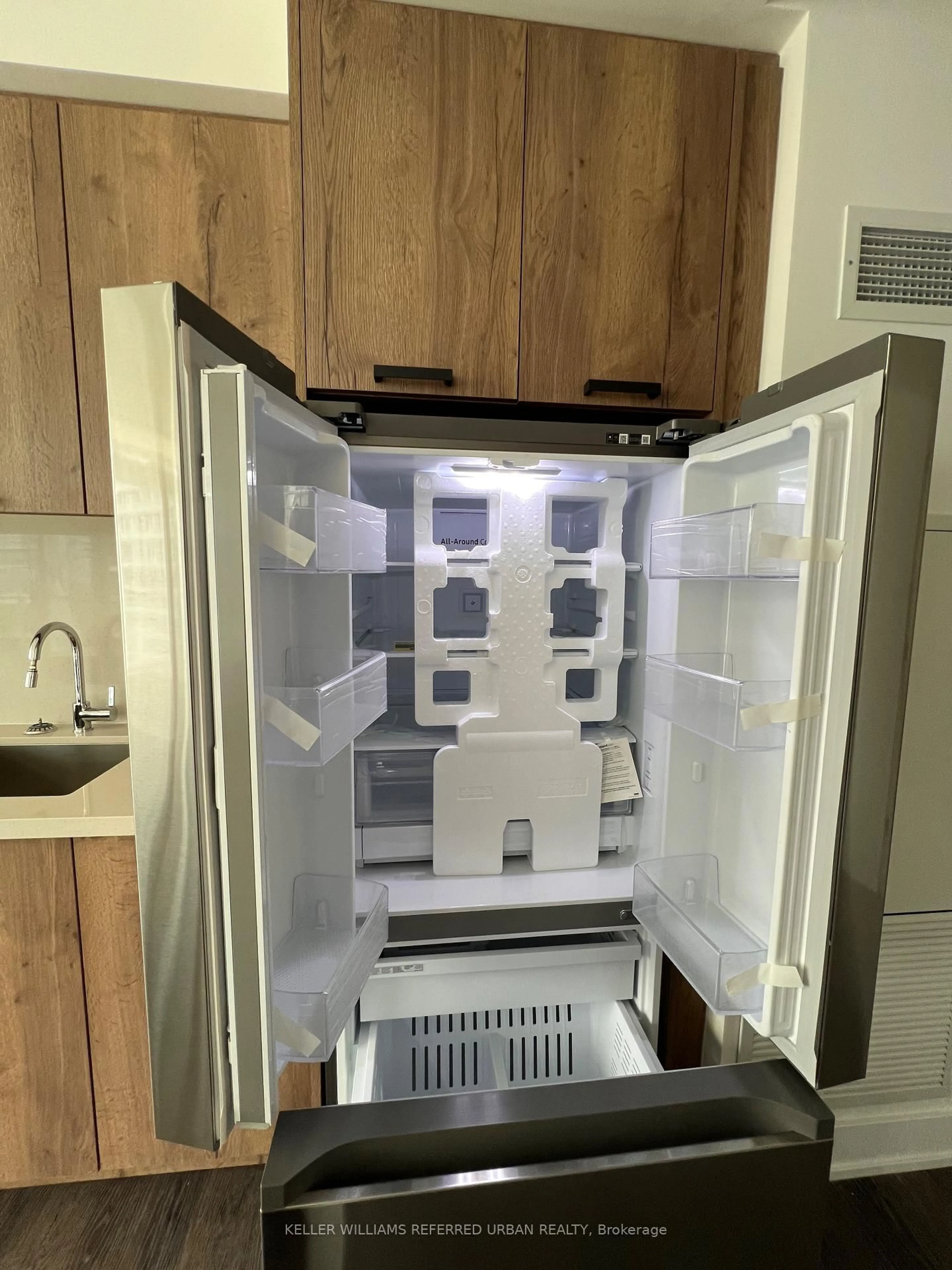 Standard kitchen, unknown for 2 Teagarden Crt #707, Toronto Ontario M2N 5Z9