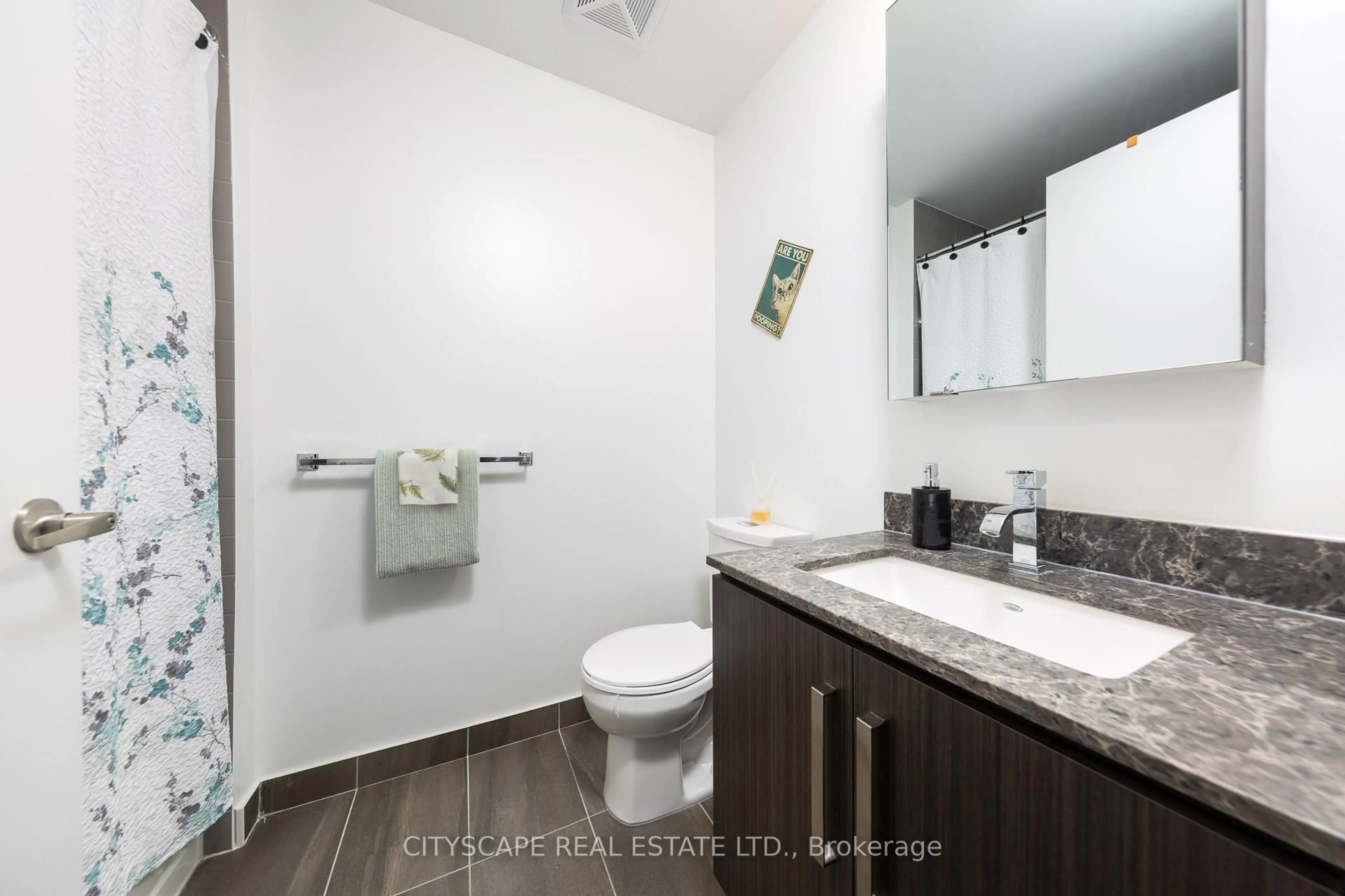 Standard bathroom, unknown for 5180 Yonge St, Toronto Ontario M2N 0K5