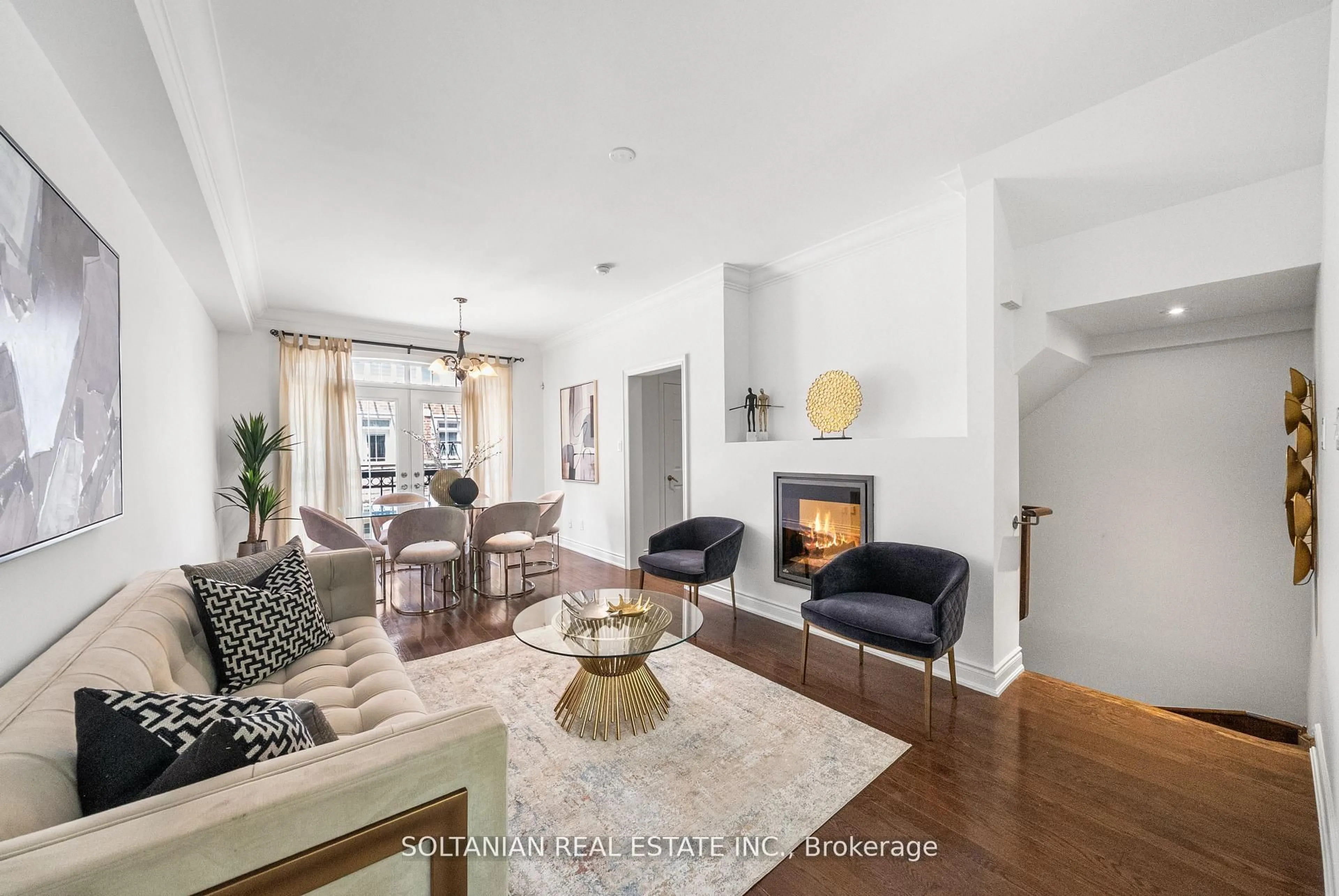 Living room with furniture, unknown for 25 Slingsby Lane, Toronto Ontario M2N 0H7