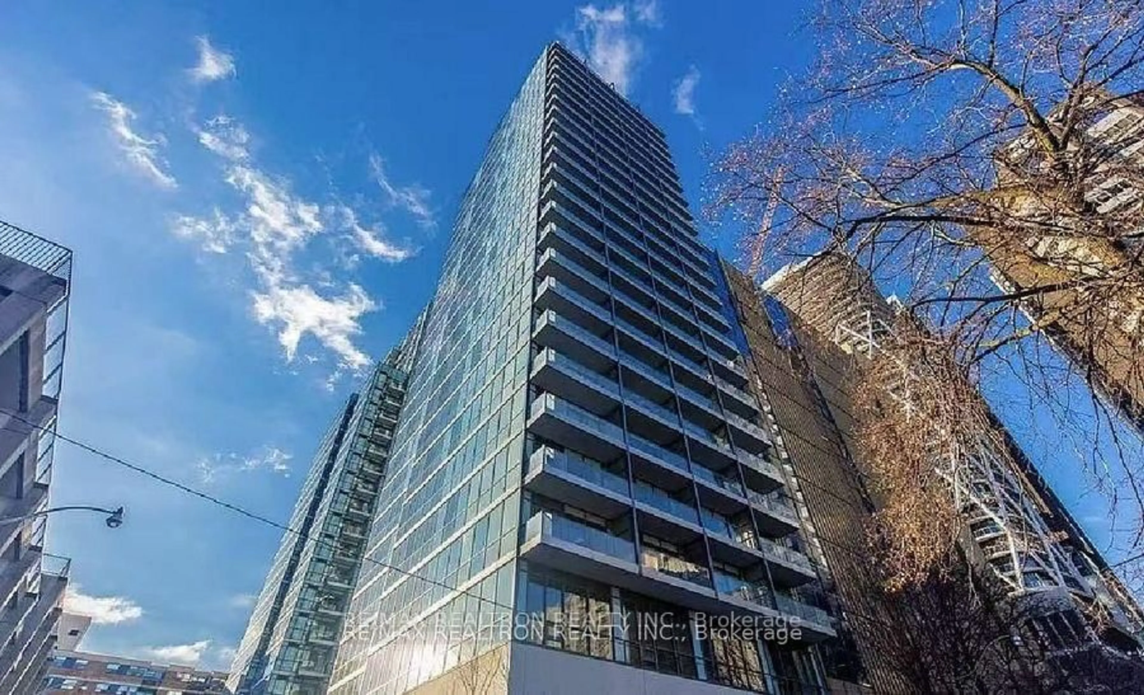 Indoor foyer for 210 Simcoe St #704, Toronto Ontario M5T 1T4