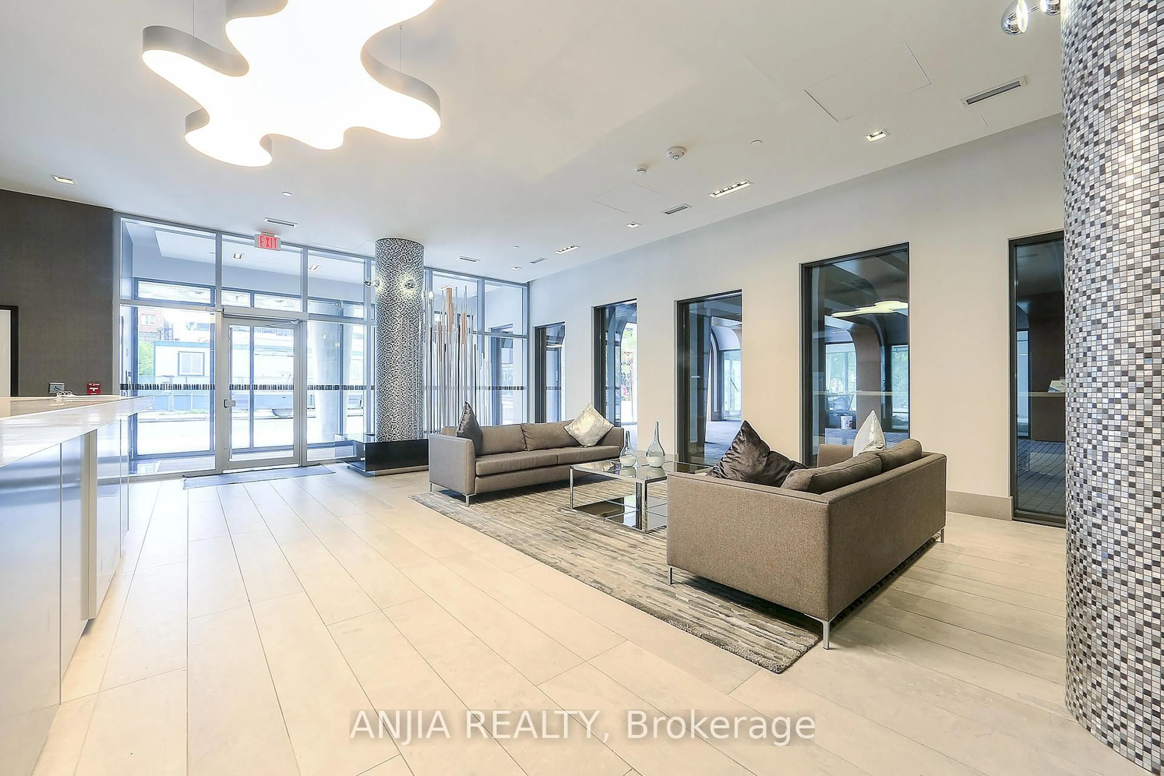 Unknown for 525 Adelaide St #PH11, Toronto Ontario M5V 1T6