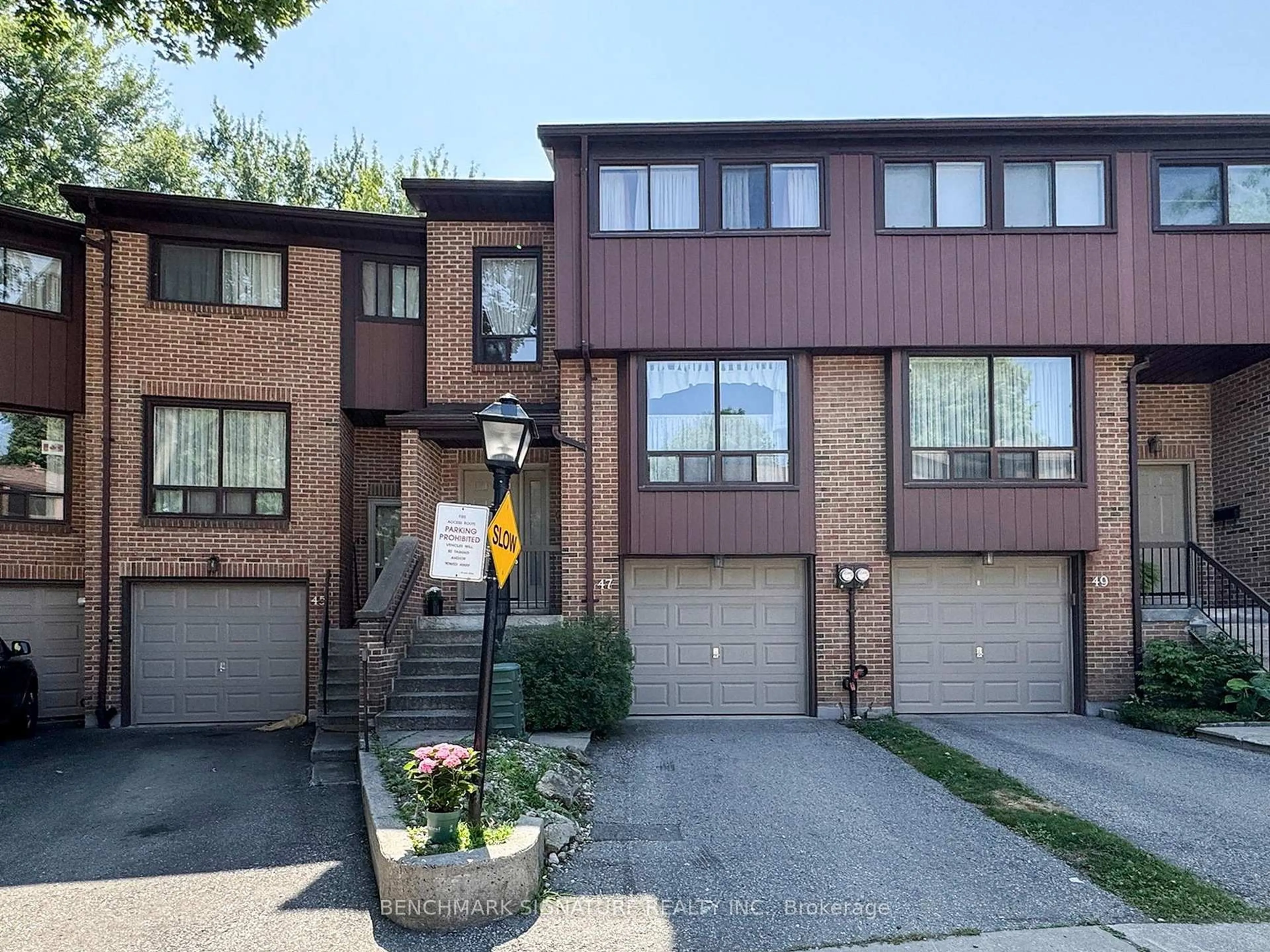 Home with brick exterior material, street for 47 Wagon Trailway, Toronto Ontario M2J 4V4