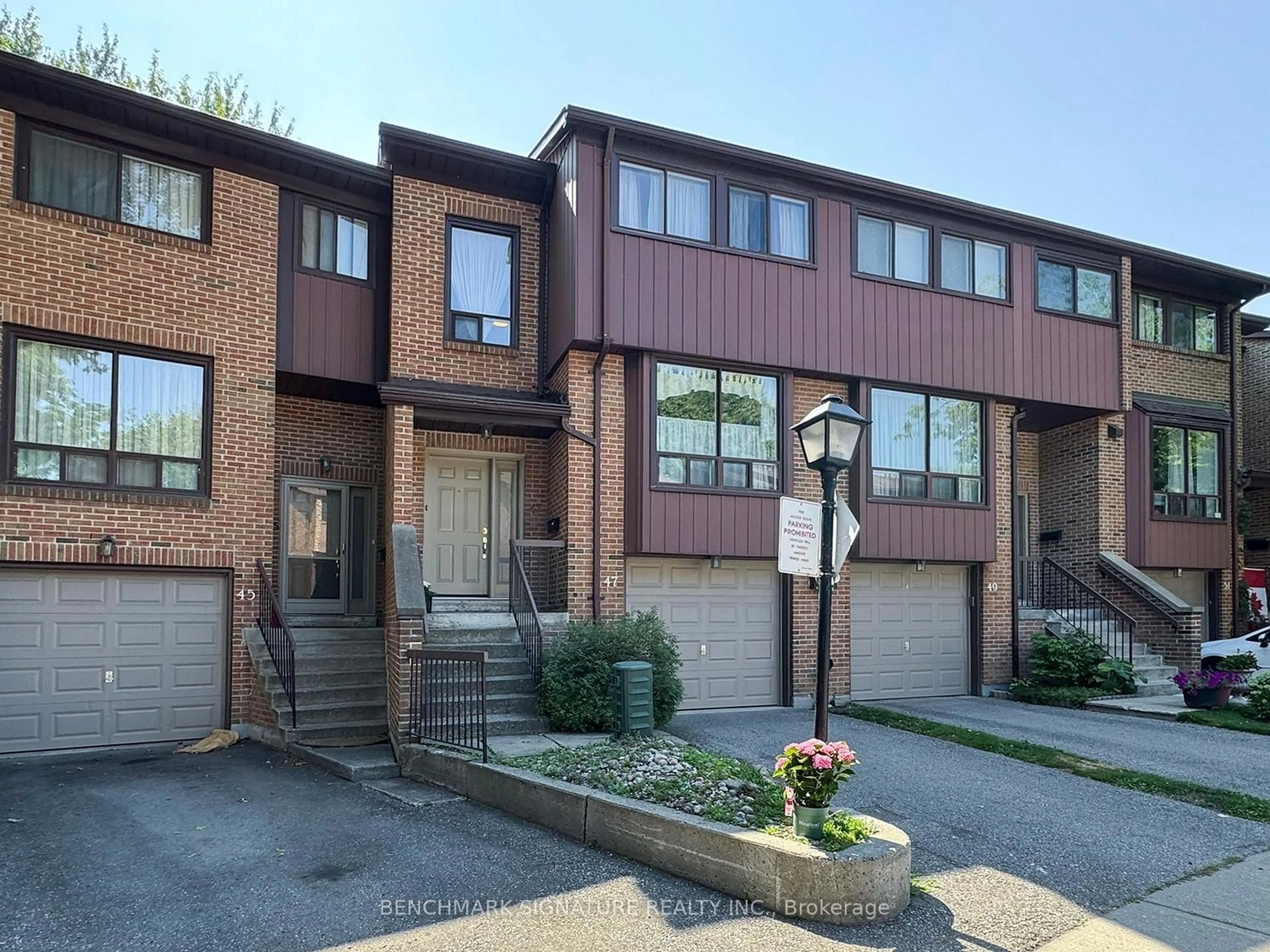 Home with brick exterior material, street for 47 Wagon Trailway, Toronto Ontario M2J 4V4
