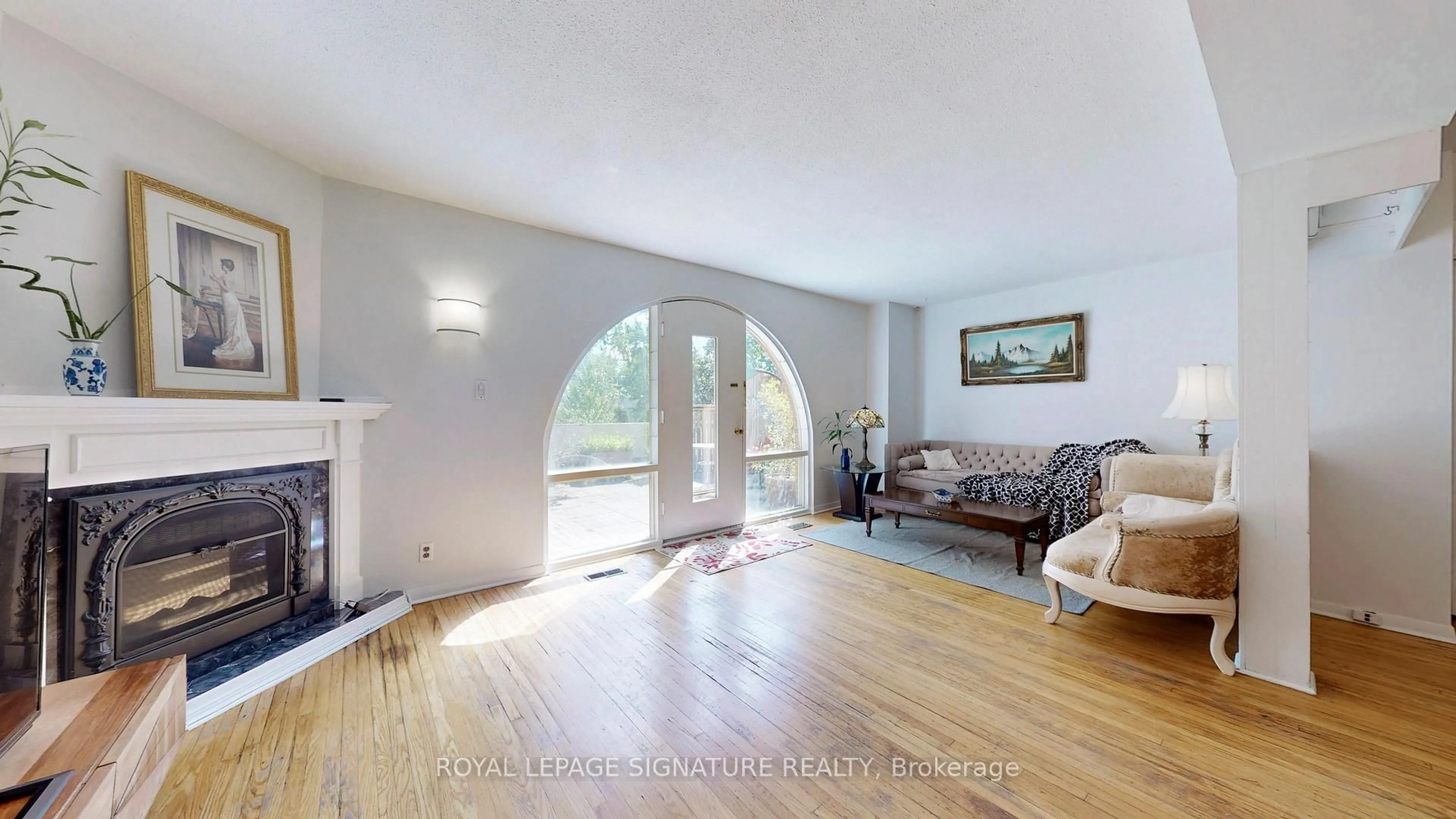 Living room with furniture, unknown for 6 Esterbrooke Ave #76, Toronto Ontario M2J 2C2