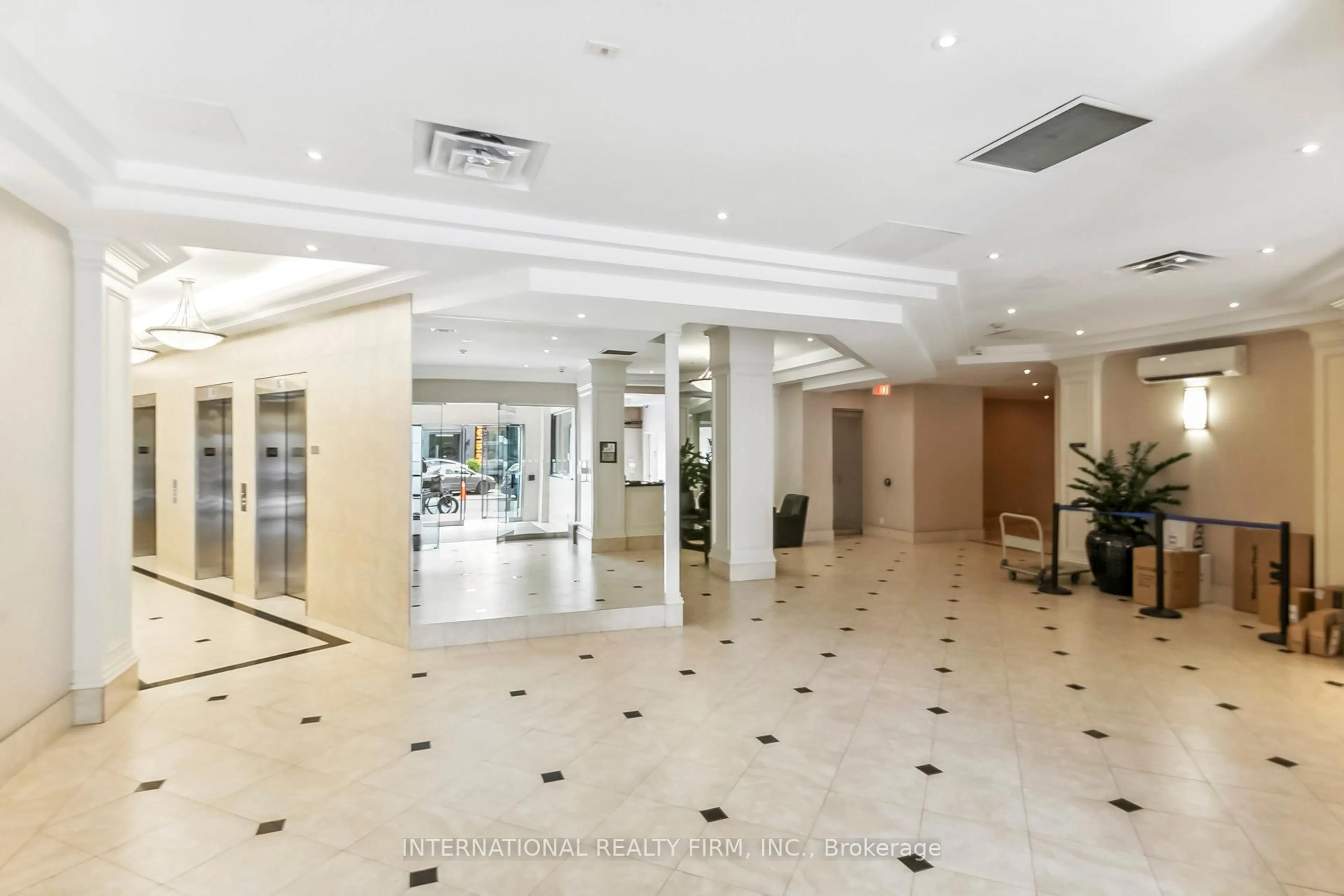Lobby for 801 King St #628, Toronto Ontario M5V 3C9
