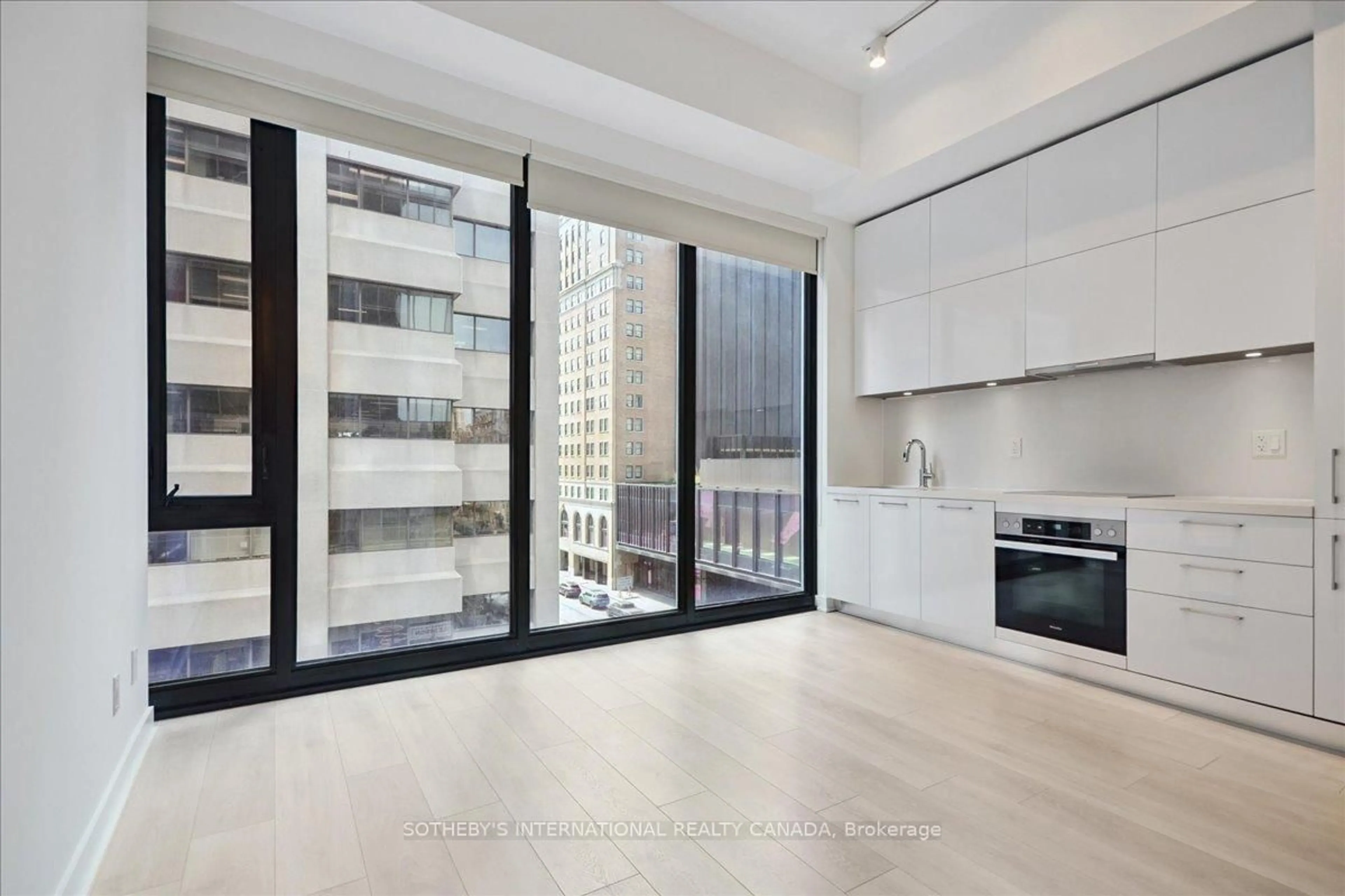 Unknown for 188 Cumberland St #409, Toronto Ontario M5R 0B6