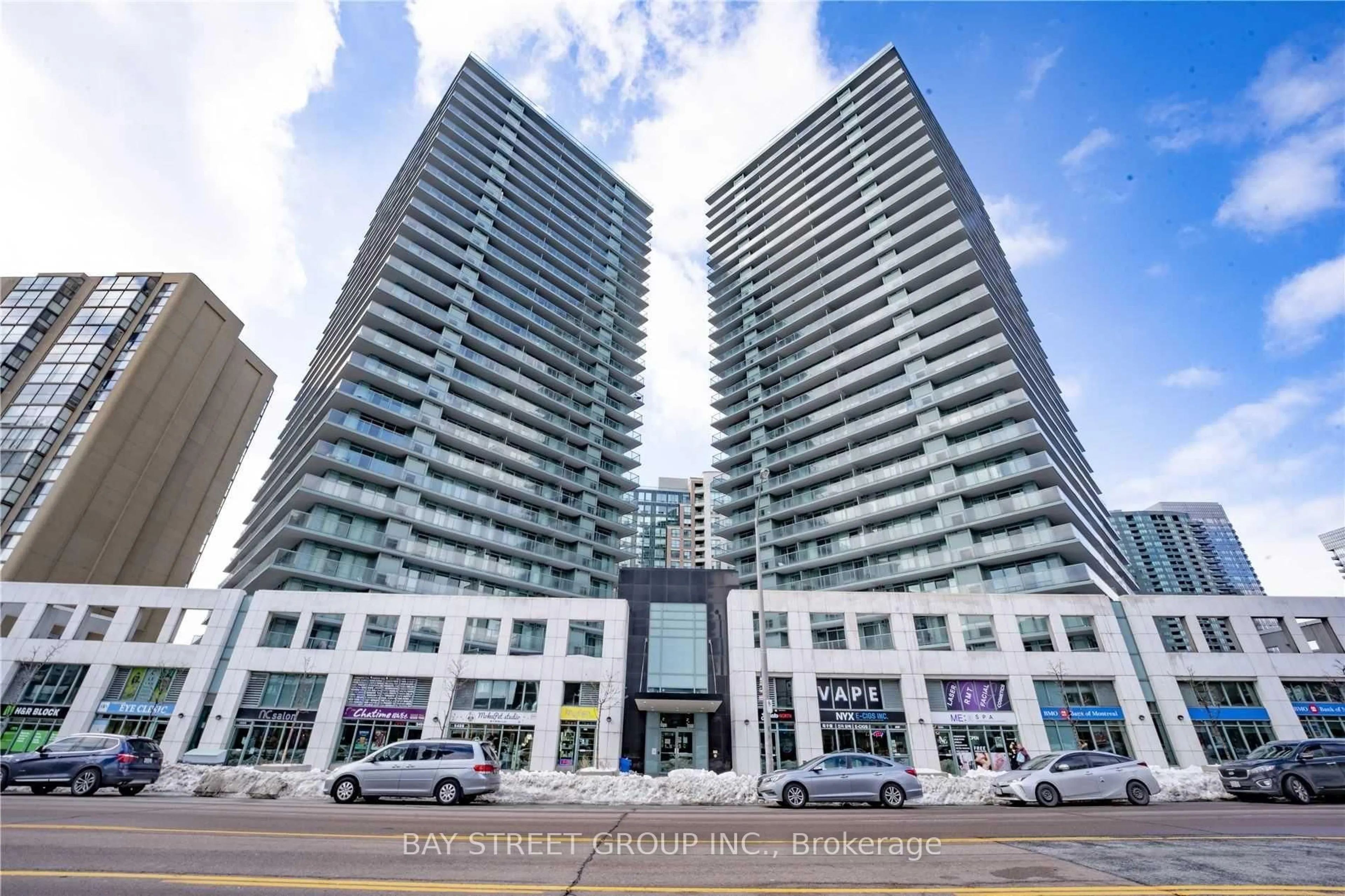Indoor foyer for 5500 Yonge St #1905, Toronto Ontario M2N 7L1