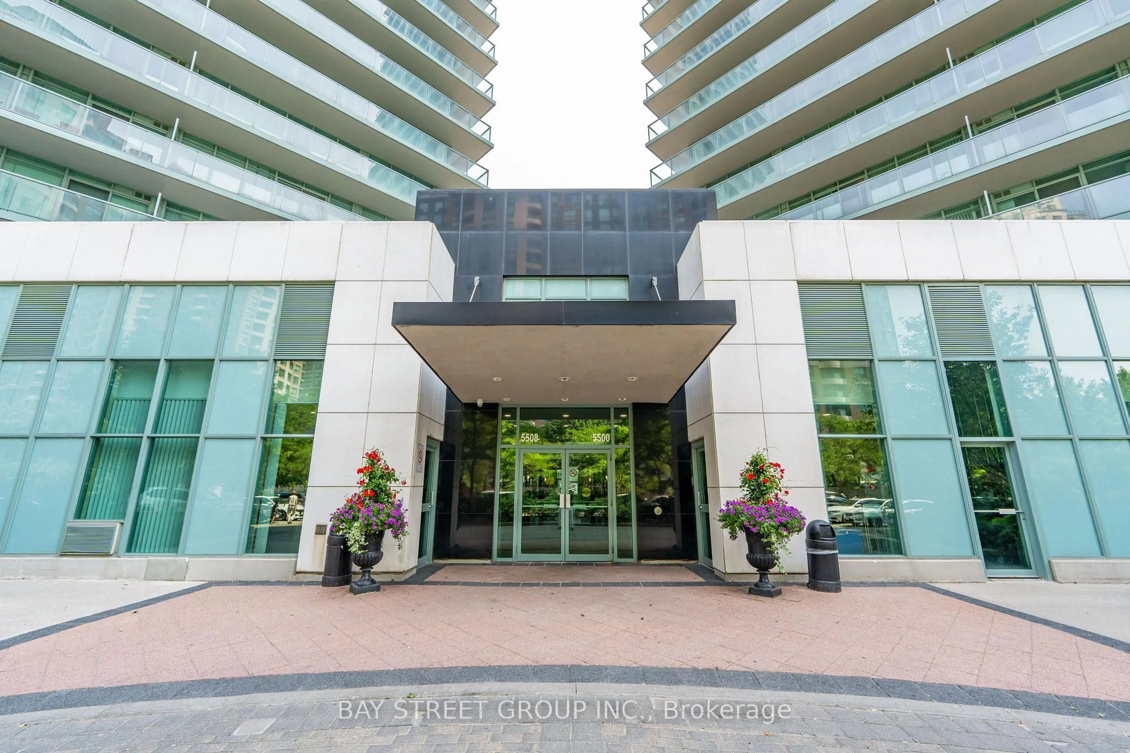 Indoor foyer for 5500 Yonge St #1905, Toronto Ontario M2N 7L1