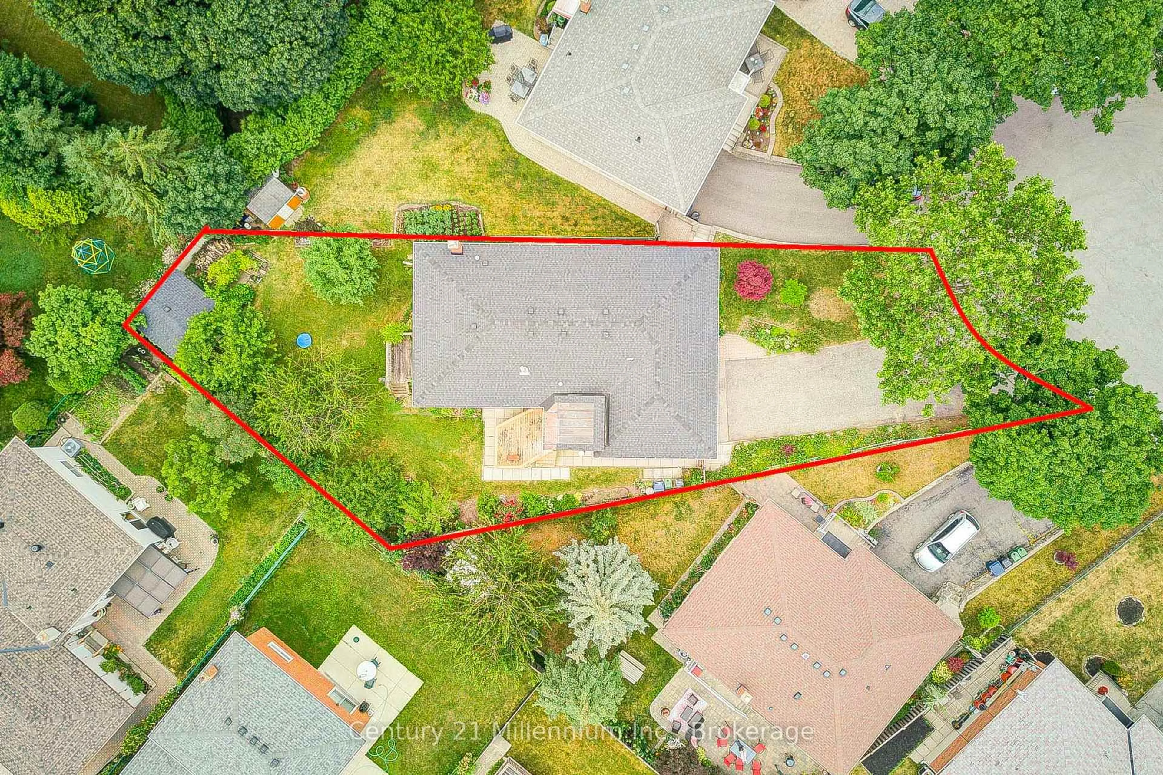 A pic from outside/outdoor area/front of a property/back of a property/a pic from drone, street for 9 Thane Crt, Toronto Ontario M2J 4B6