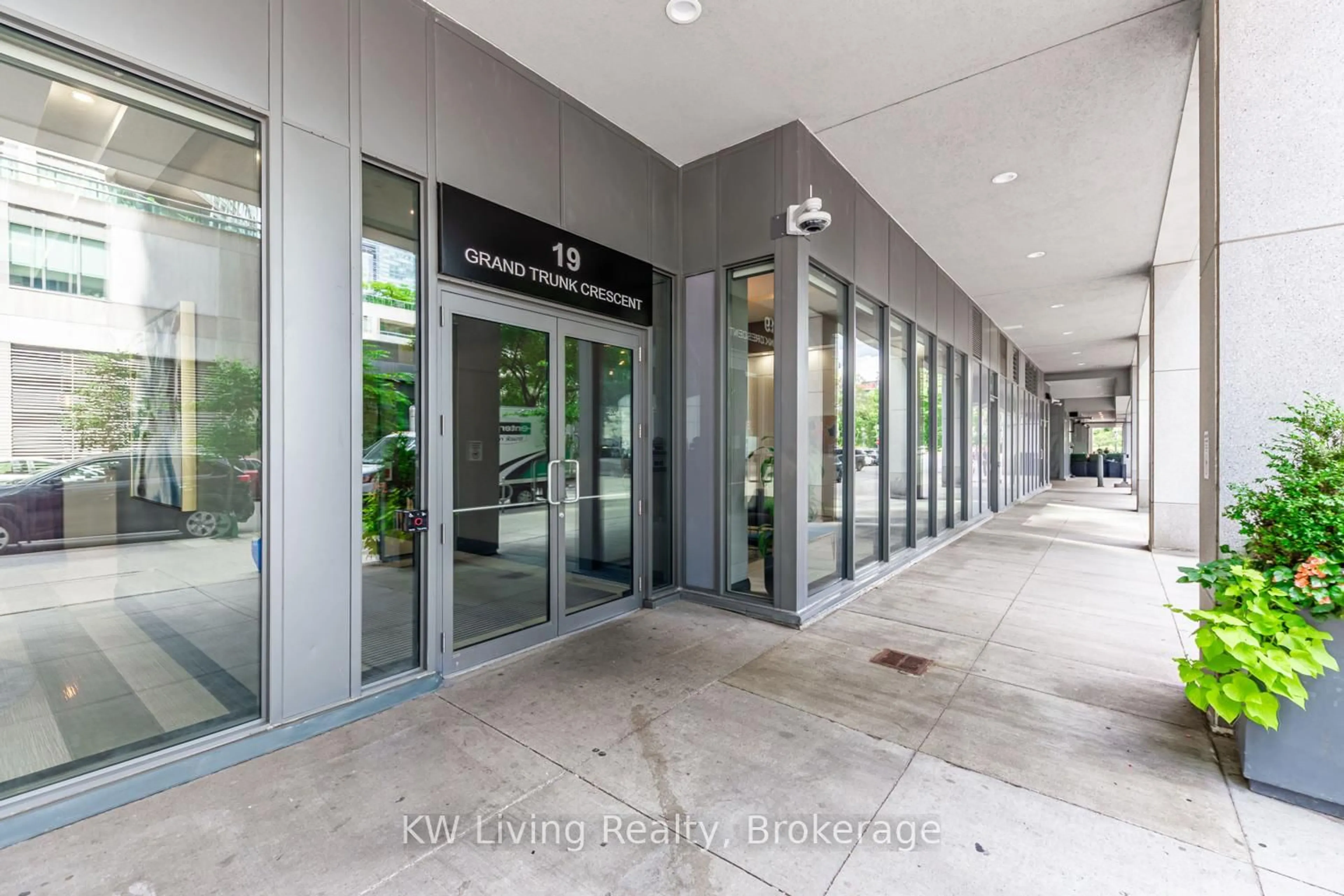 Indoor foyer for 19 Grand Trunk Cres ##3903, Toronto Ontario M5J 3A3