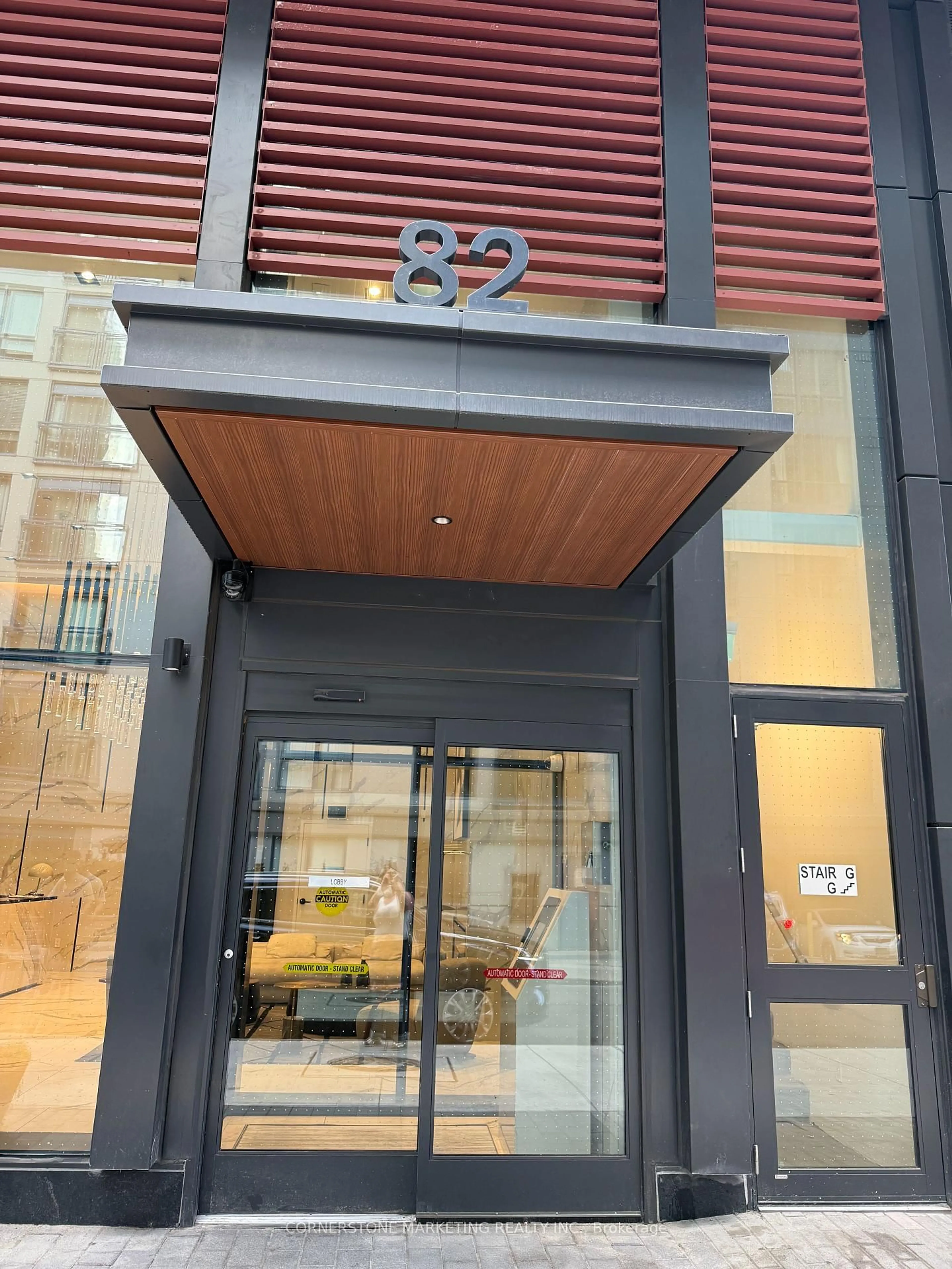 Indoor foyer for 82 Dalhousie St, Toronto Ontario M5B 0C5