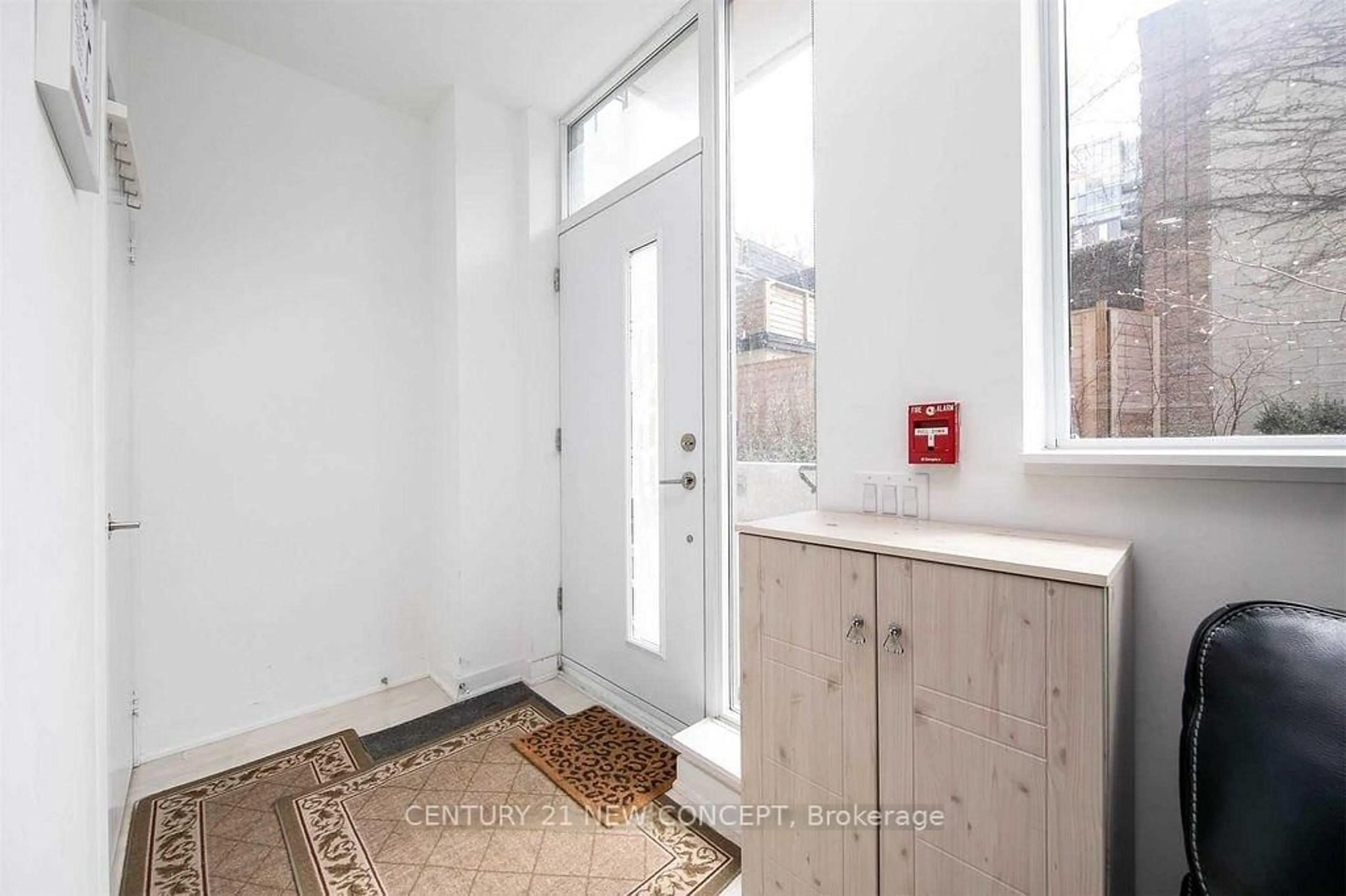 Indoor entryway for 120 Parliament St #TH101, Toronto Ontario M5A 0N6