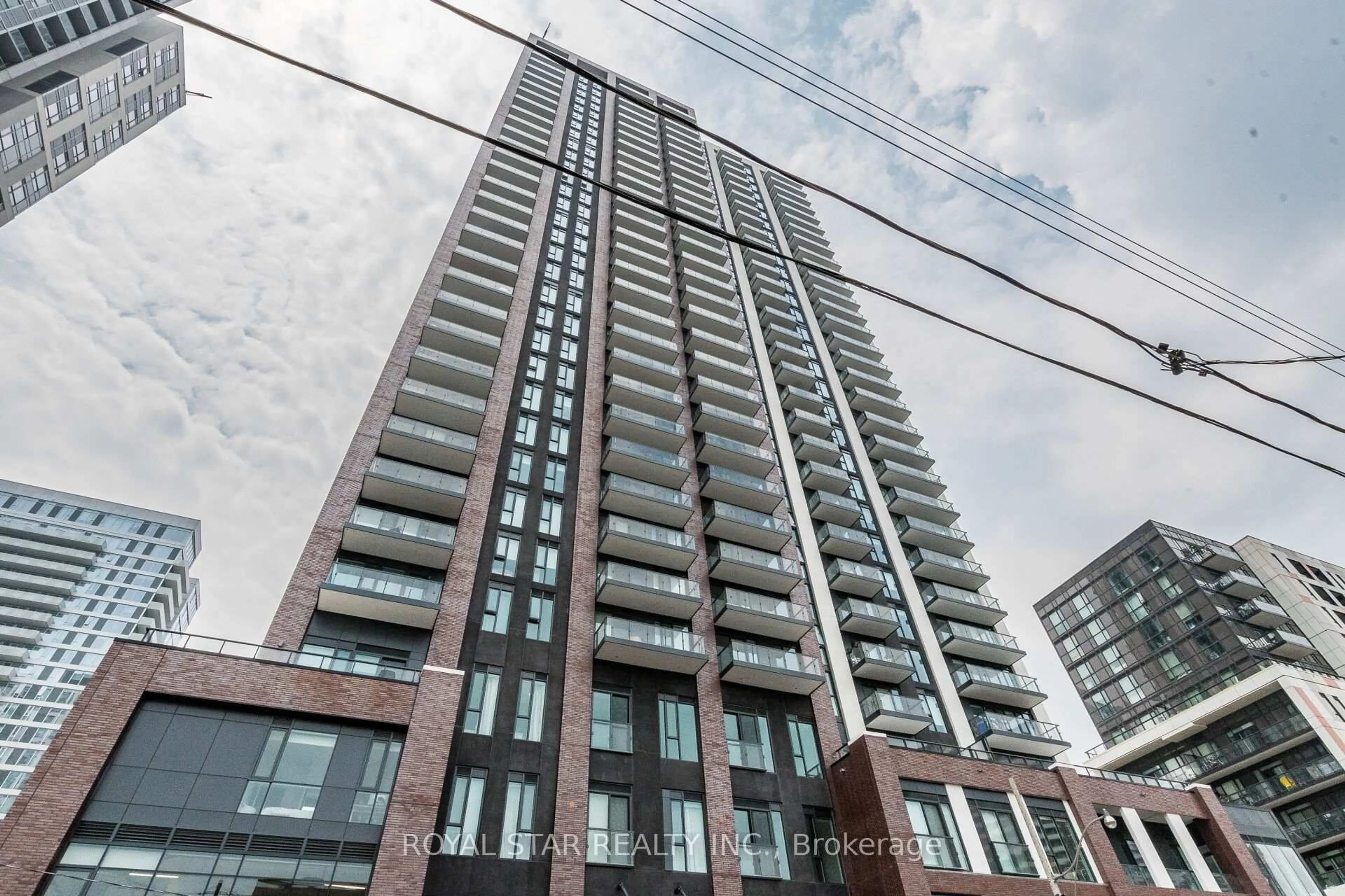 A pic from outside/outdoor area/front of a property/back of a property/a pic from drone, building for 130 River St #2110, Toronto Ontario M5A 0R8