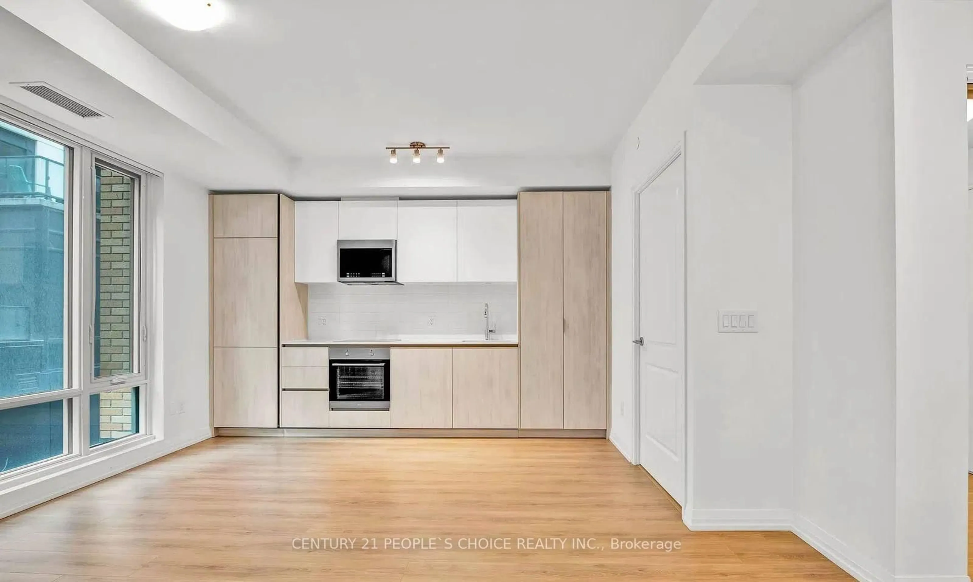 Standard kitchen, unknown for 8 Widmer St #602, Toronto Ontario M5V 2E7