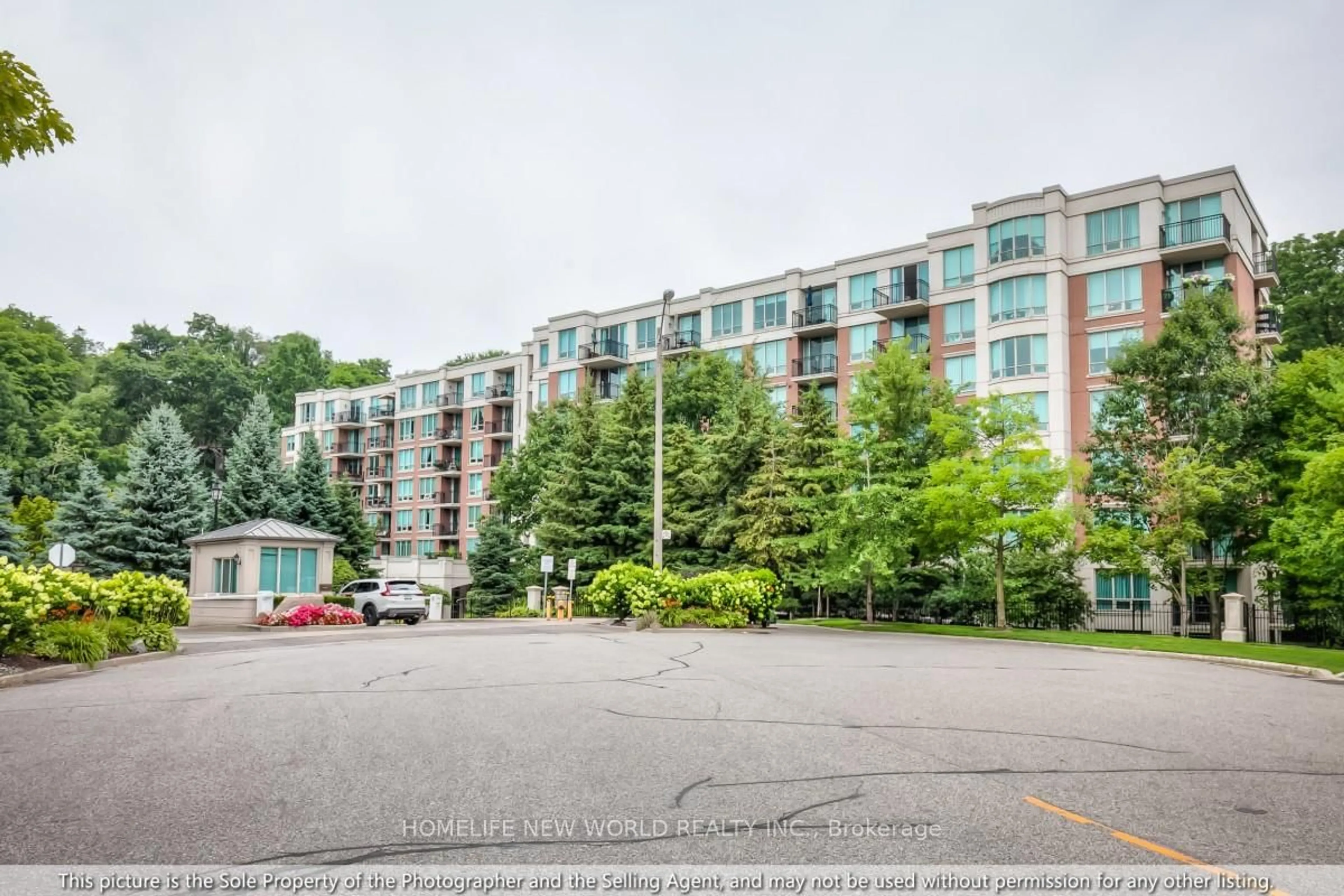 Unknown for 38 William Carson Cres #207, Toronto Ontario M2P 2H2