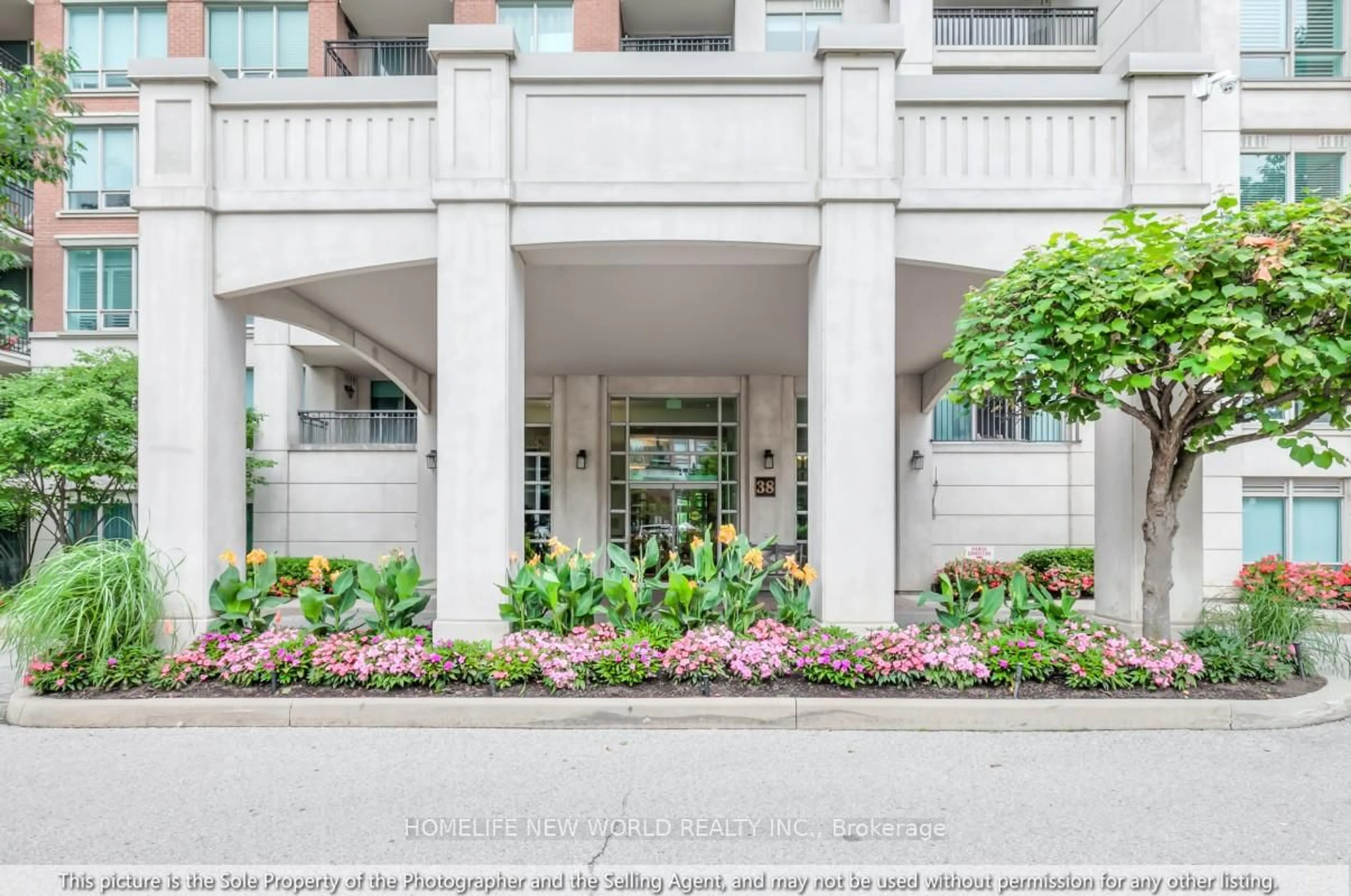 Unknown for 38 William Carson Cres #207, Toronto Ontario M2P 2H2