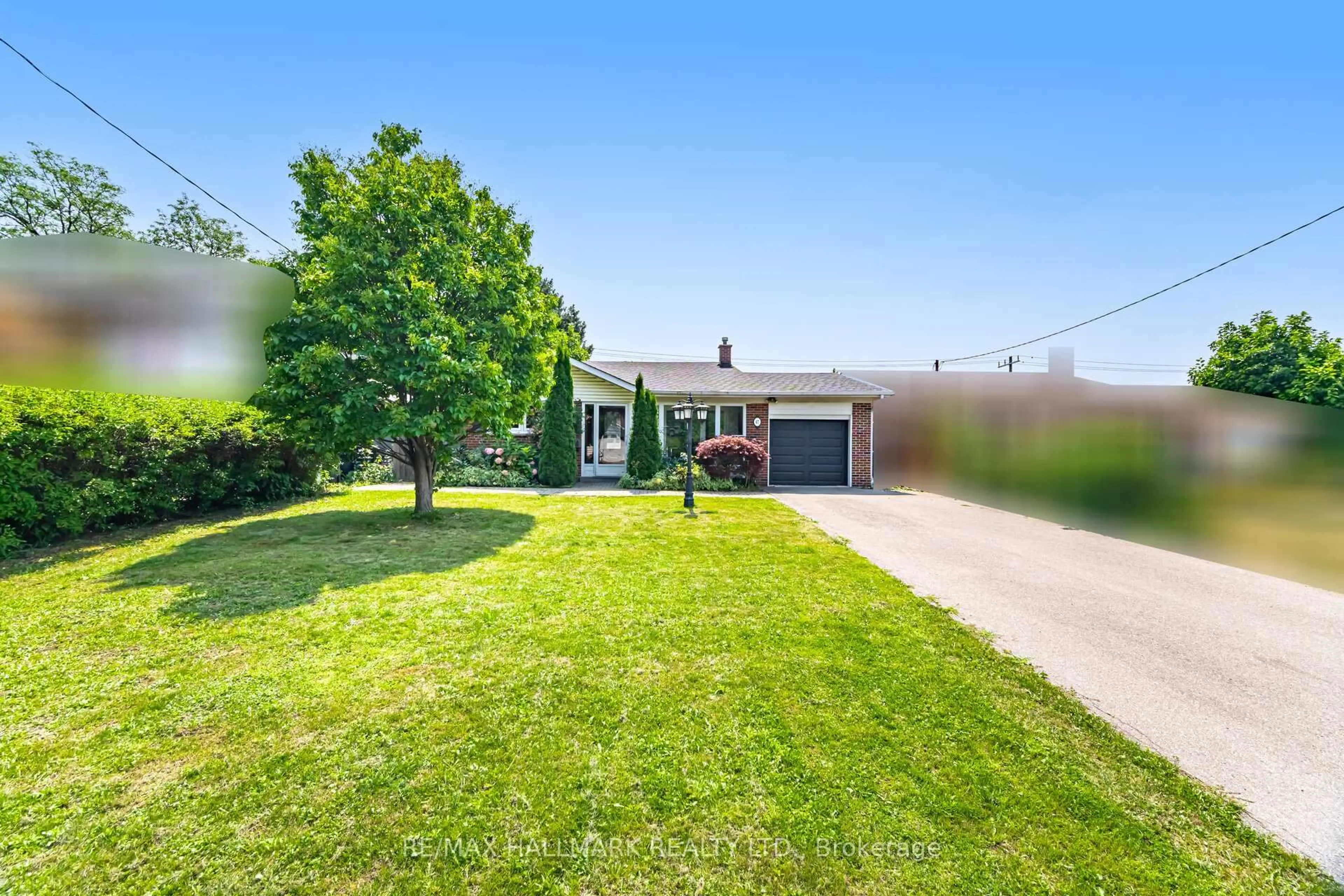A pic from outside/outdoor area/front of a property/back of a property/a pic from drone, street for 47 Marthclare Ave, Toronto Ontario M3A 1E1