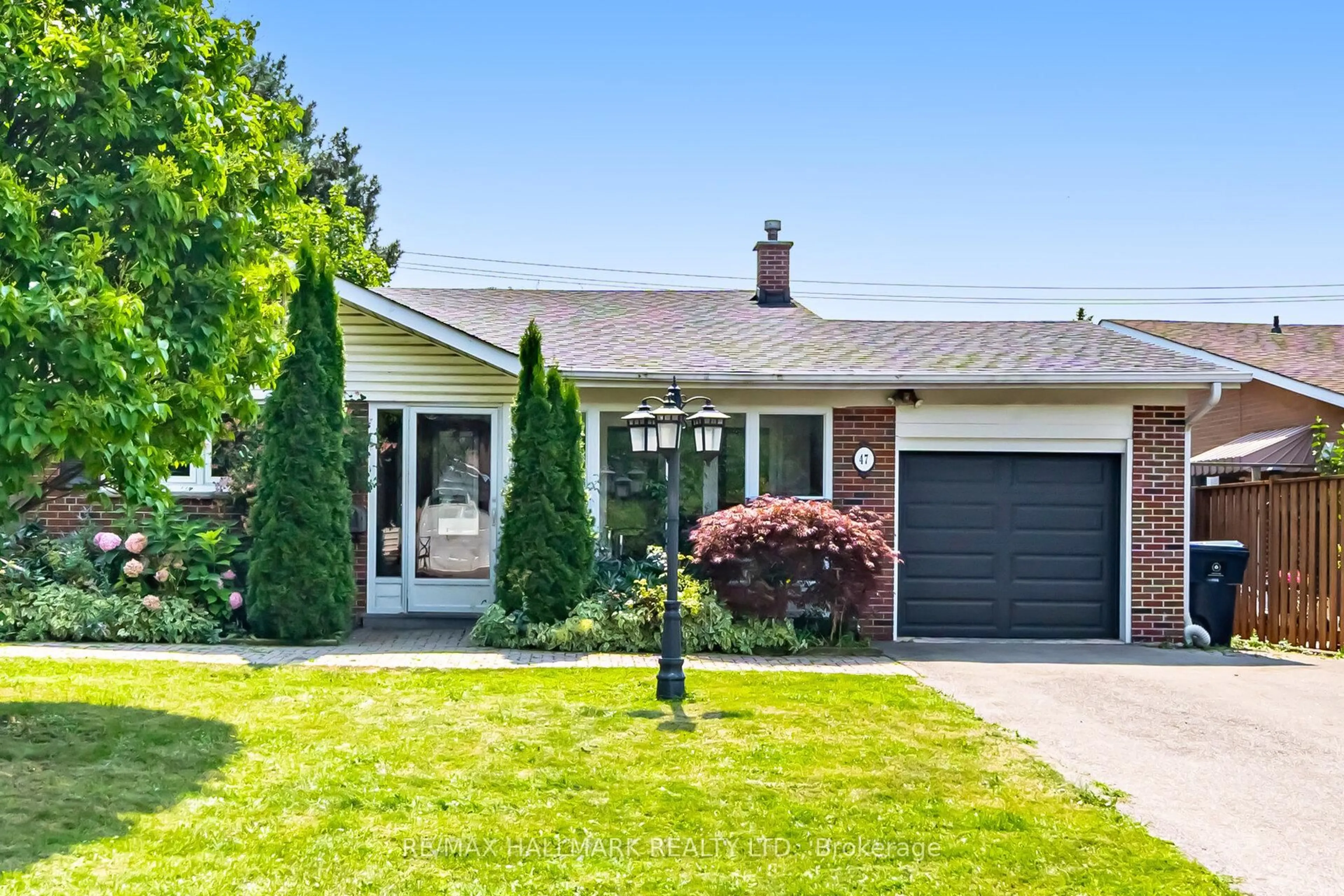 Home with brick exterior material, street for 47 Marthclare Ave, Toronto Ontario M3A 1E1