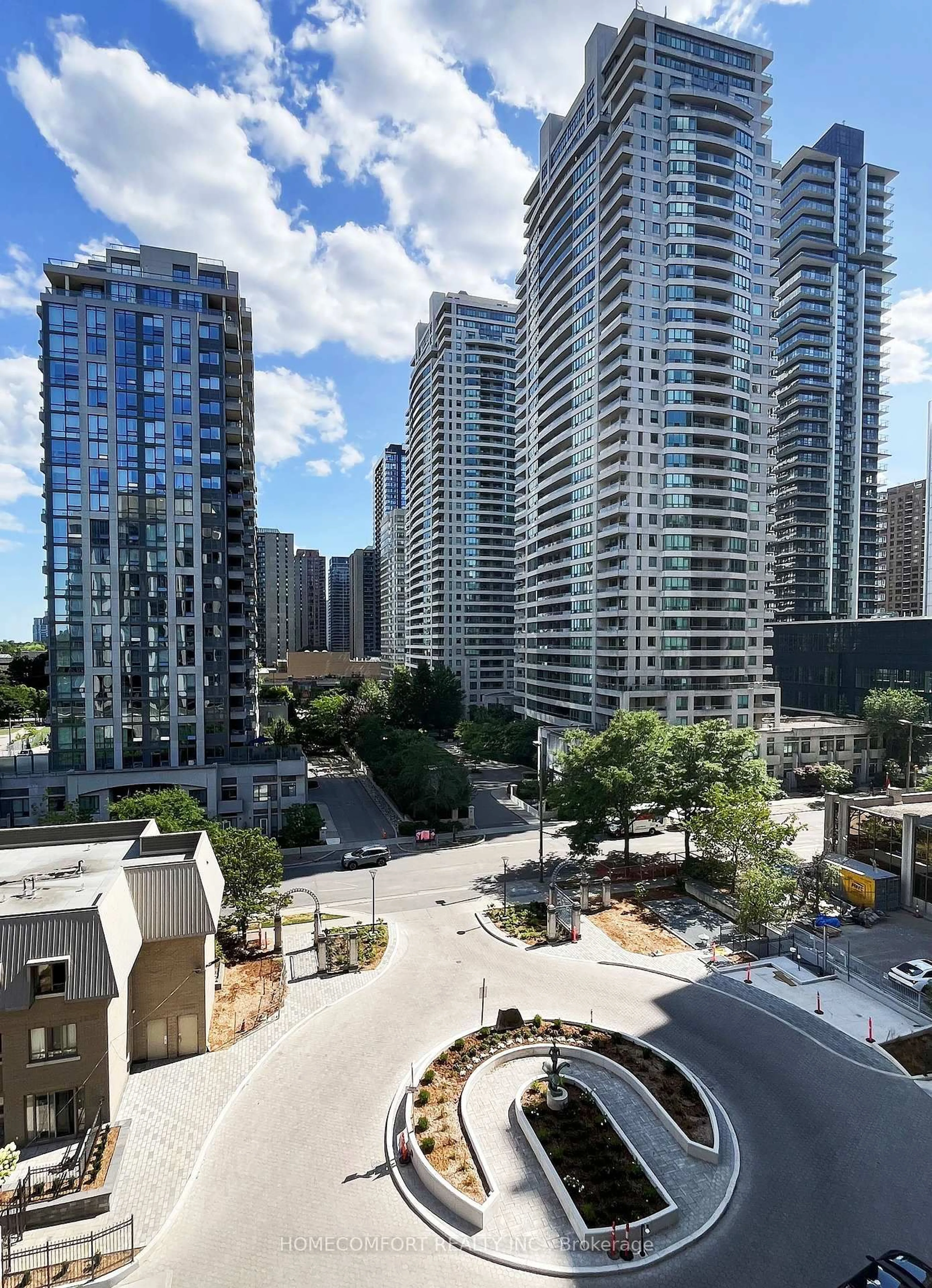 A pic from outside/outdoor area/front of a property/back of a property/a pic from drone, city buildings view from balcony for 28 Hollywood Ave #809, Toronto Ontario M2N 6S4