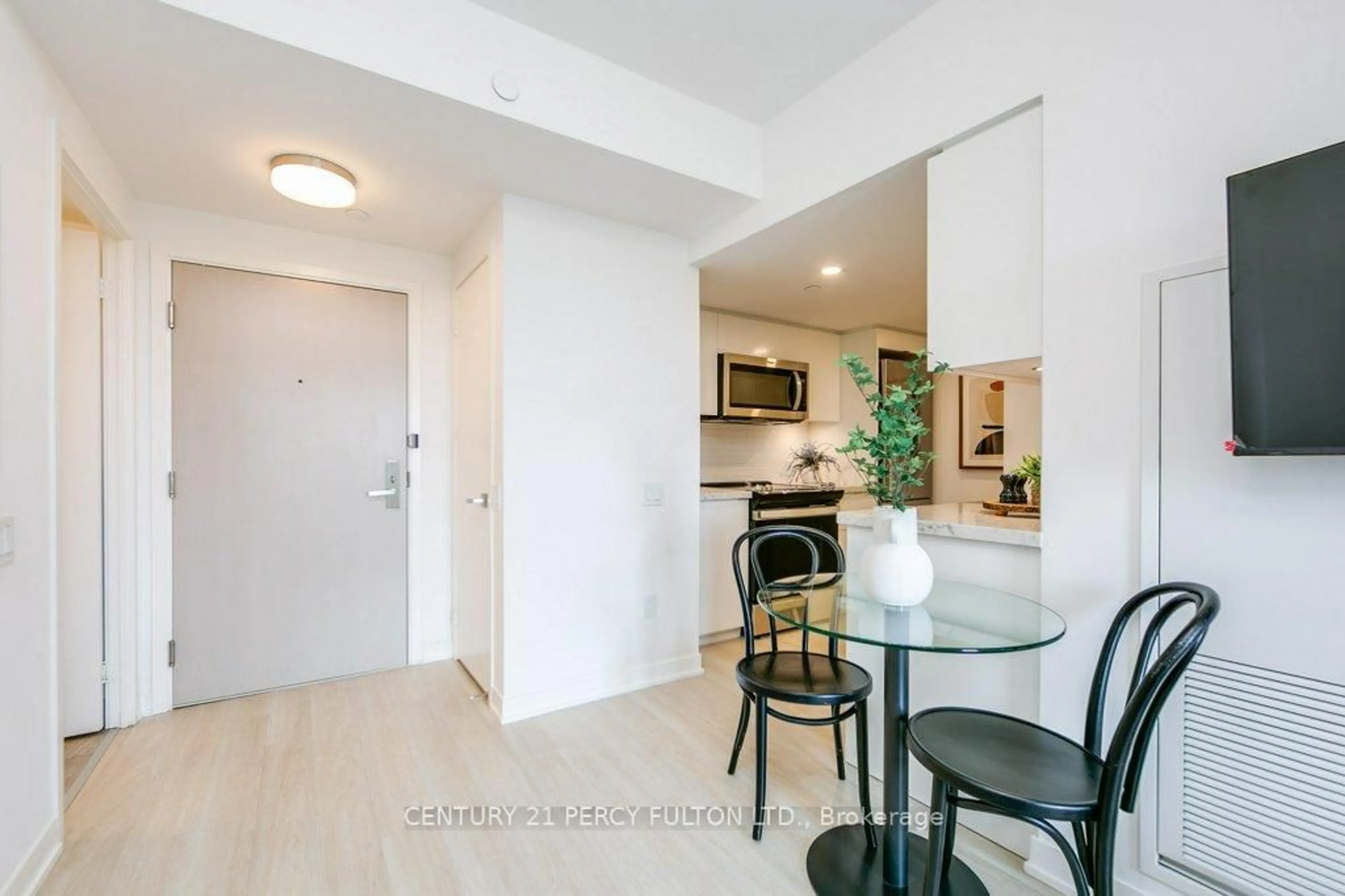 Standard kitchen, unknown for 500 Wilson Ave #701, Toronto Ontario M3H 0E5