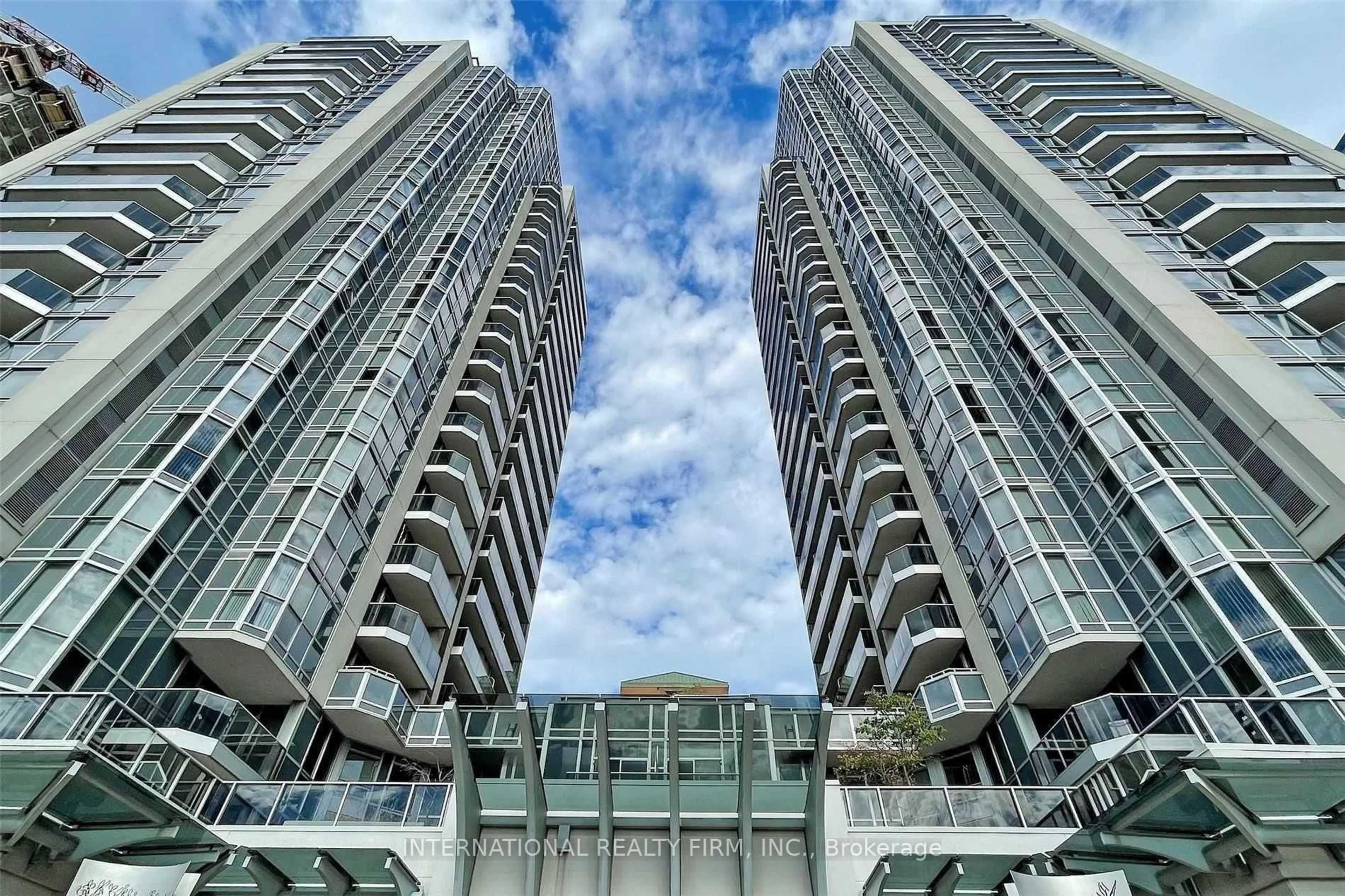 Indoor foyer for 5793 Yonge St #209, Toronto Ontario M2M 0A9