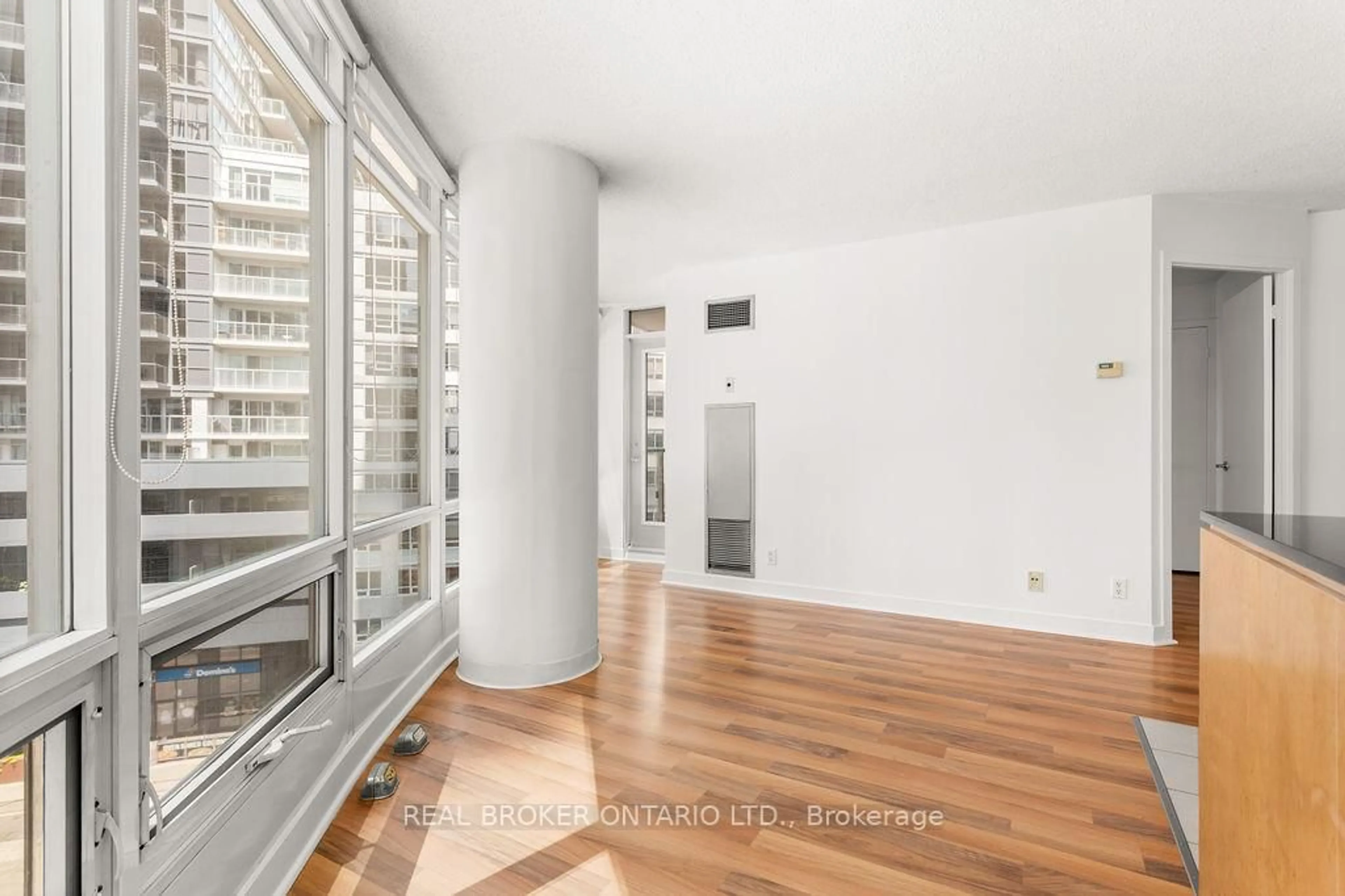 A pic of a room for 361 Front St #709, Toronto Ontario M5V 3R5