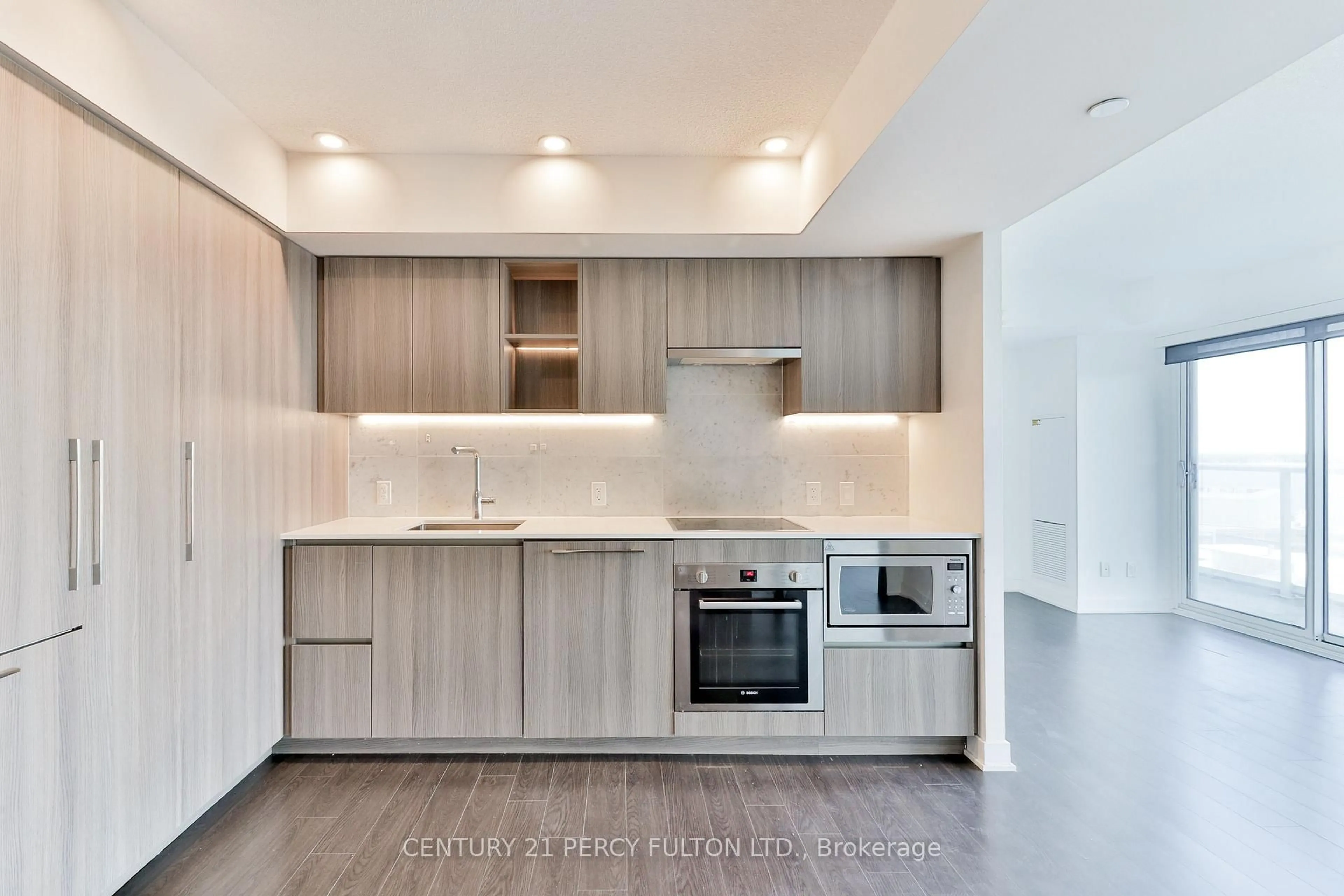 Standard kitchen, unknown for 19 Bathurst St #1811, Toronto Ontario M5V 0N2