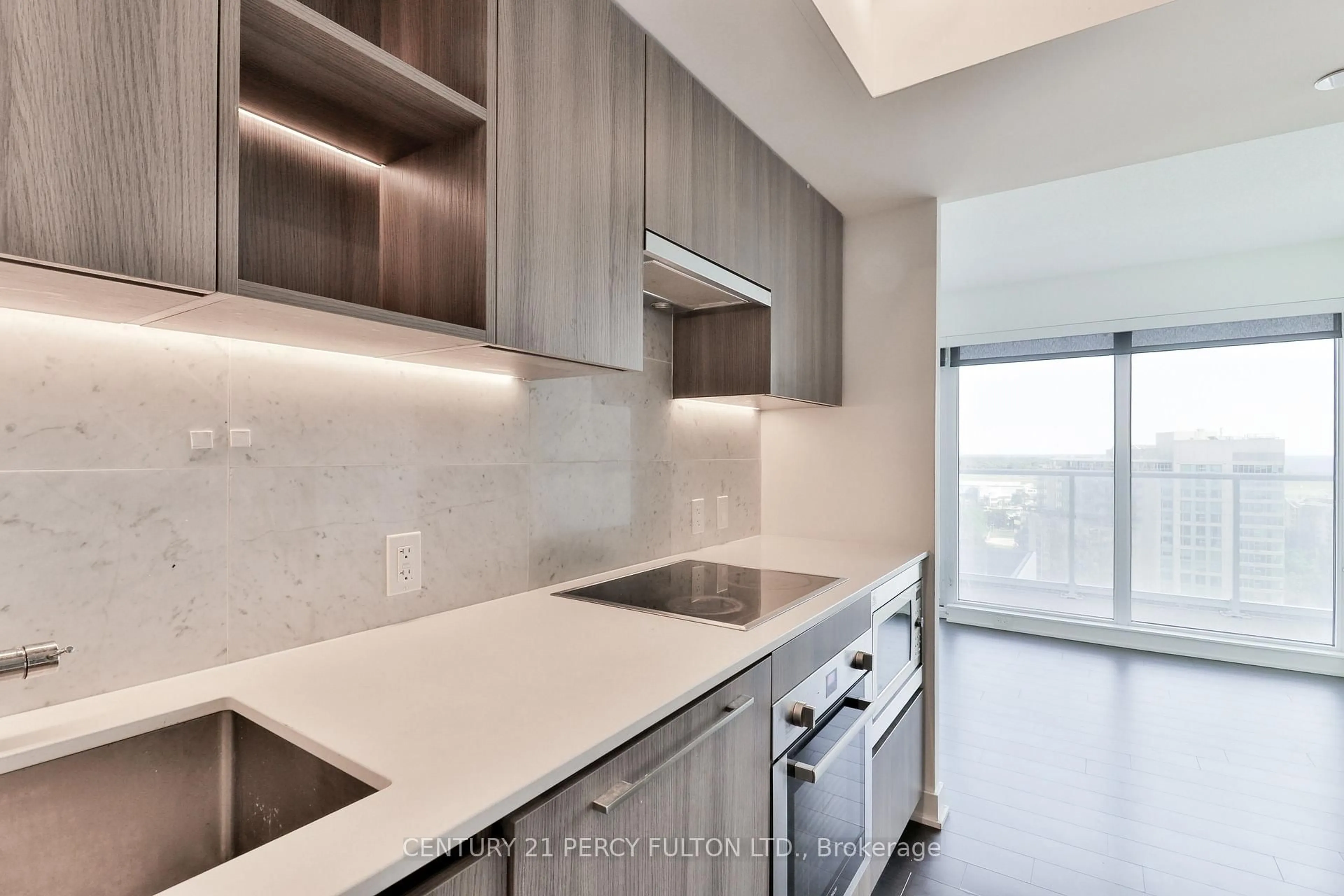 Unknown for 19 Bathurst St #1811, Toronto Ontario M5V 0N2
