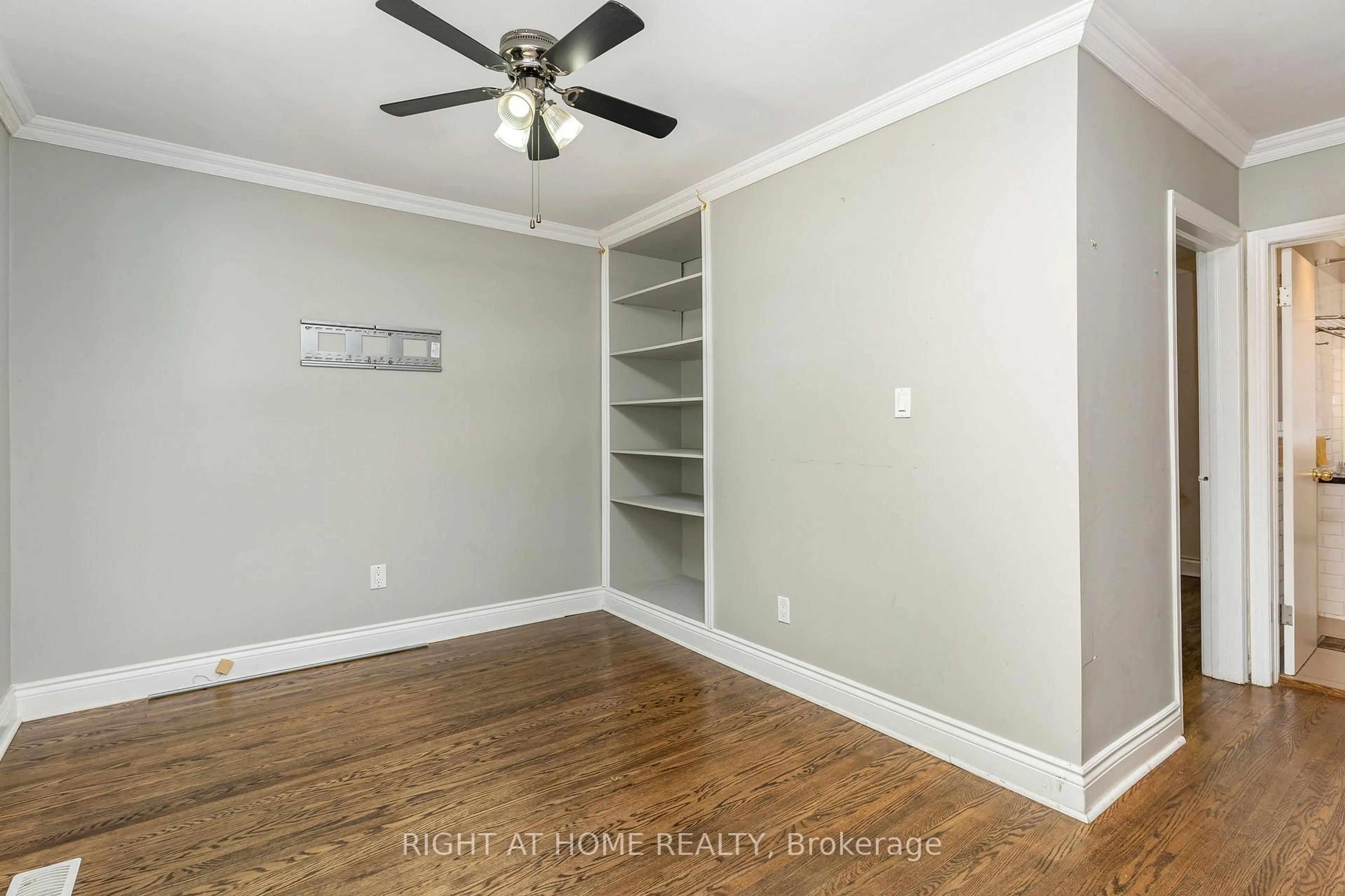 A pic of a room for 45 Yorkview Dr, Toronto Ontario M2N 2R9