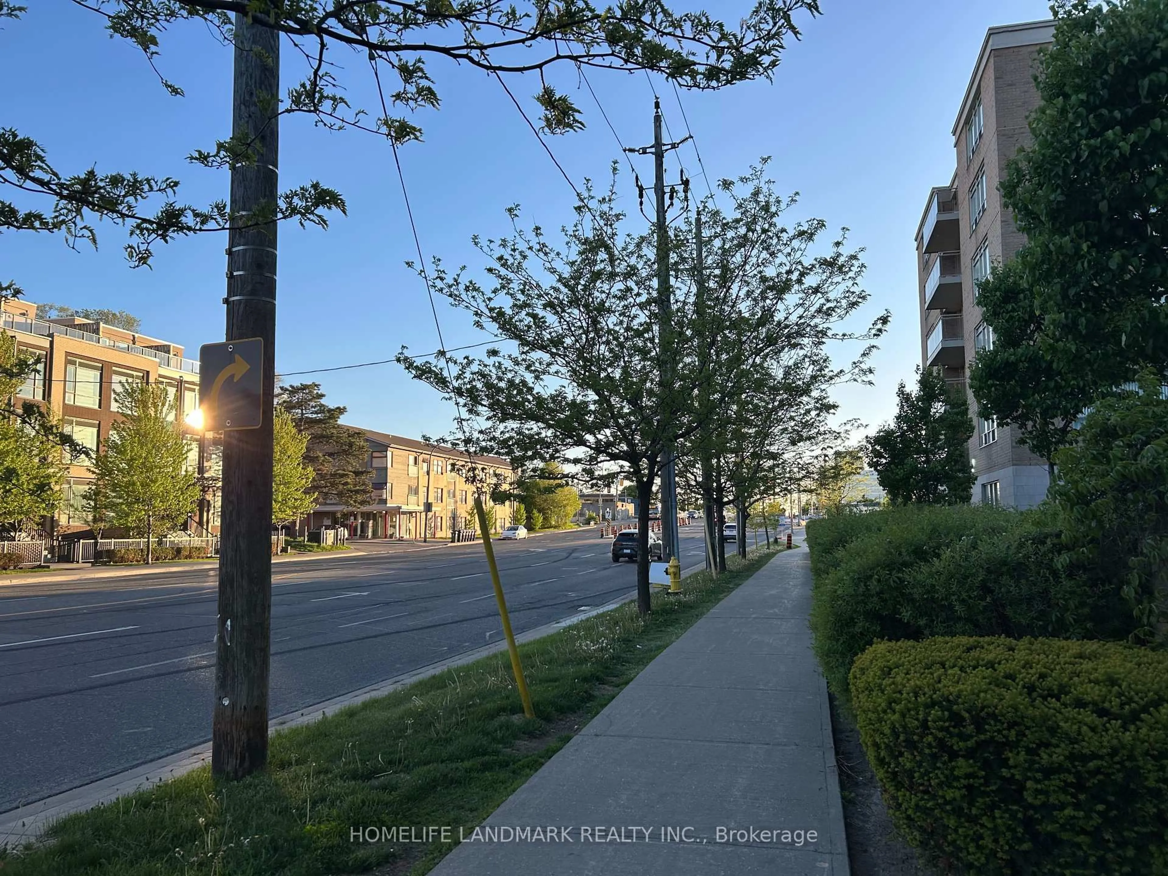 Blurry image for 650 Lawrence Ave #314, Toronto Ontario M6A 3E8