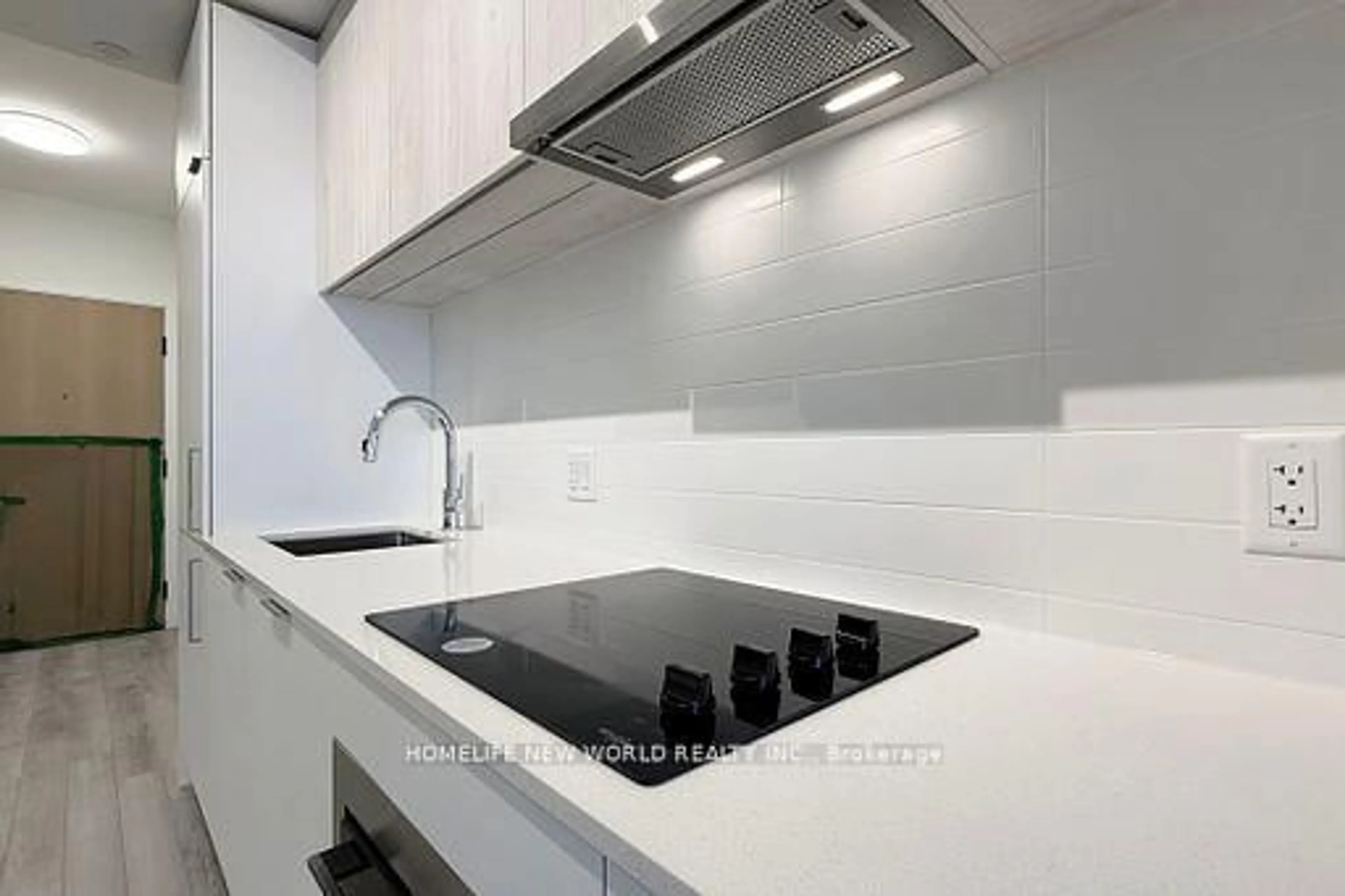 Standard kitchen, ceramic/tile floor for 89 CHURCH St #2205, Toronto Ontario M5C 0B7