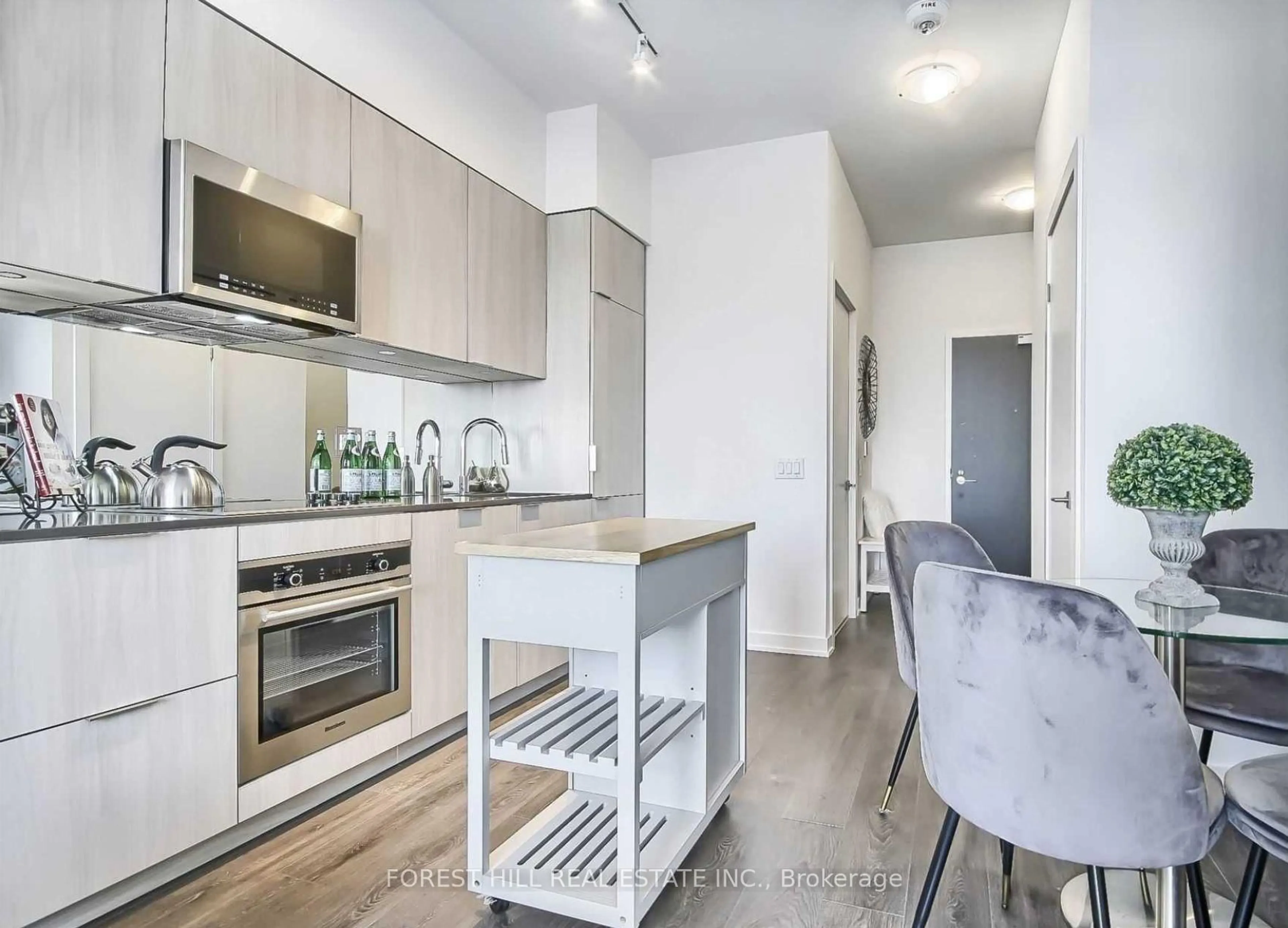 Open concept kitchen, unknown for 609 Avenue Rd #1508, Toronto Ontario M4V 0B1