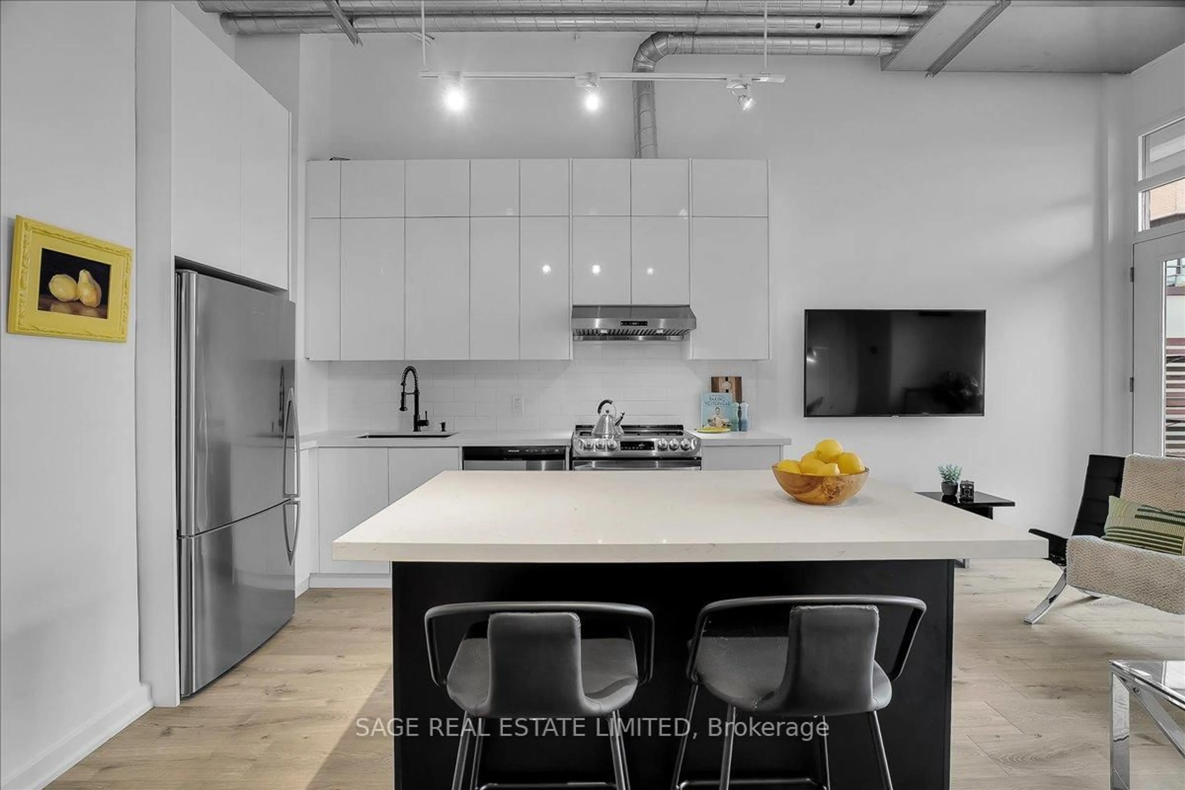 Unknown for 380 Macpherson Ave #317, Toronto Ontario M4V 3E3