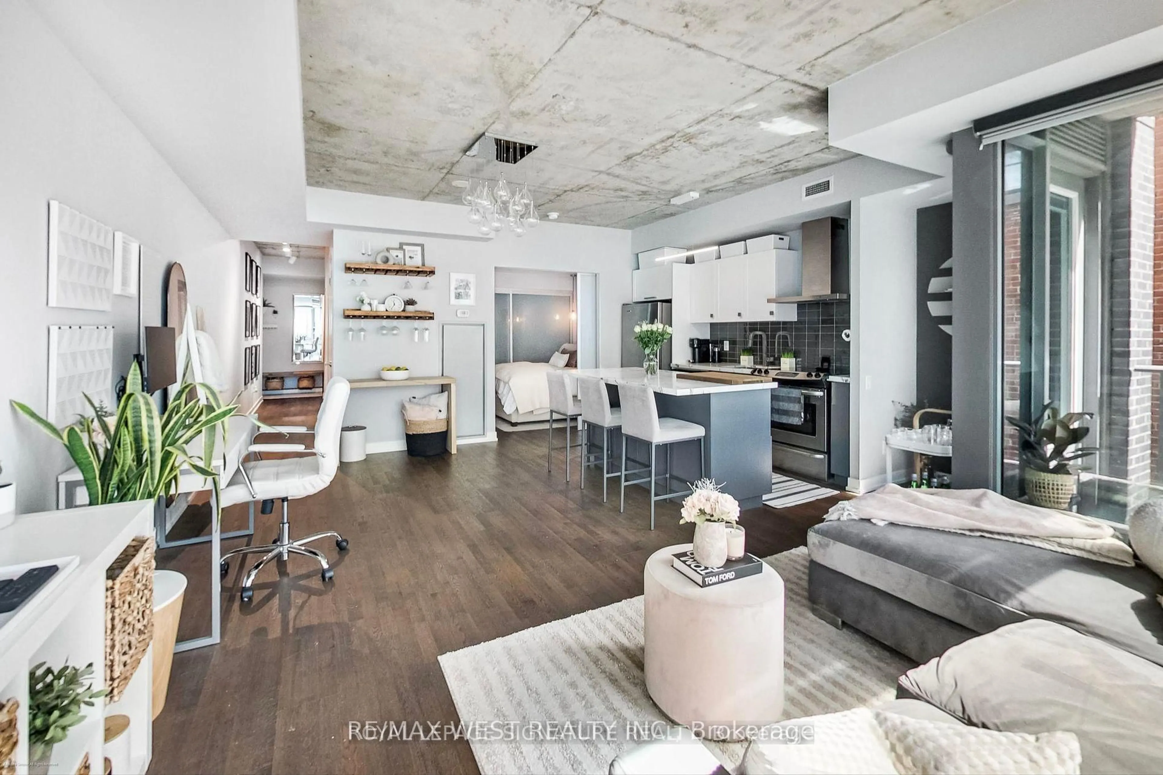 Open concept kitchen, unknown for 650 King St #310, Toronto Ontario M5V 0H6