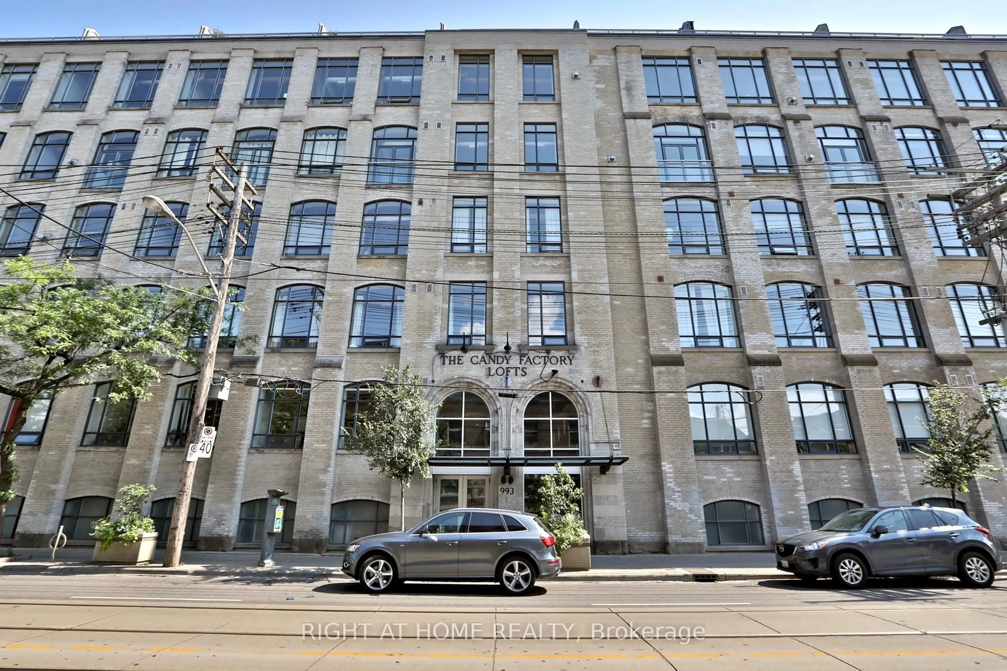 Lobby for 993 Queen St #310, Toronto Ontario M6J 1H2