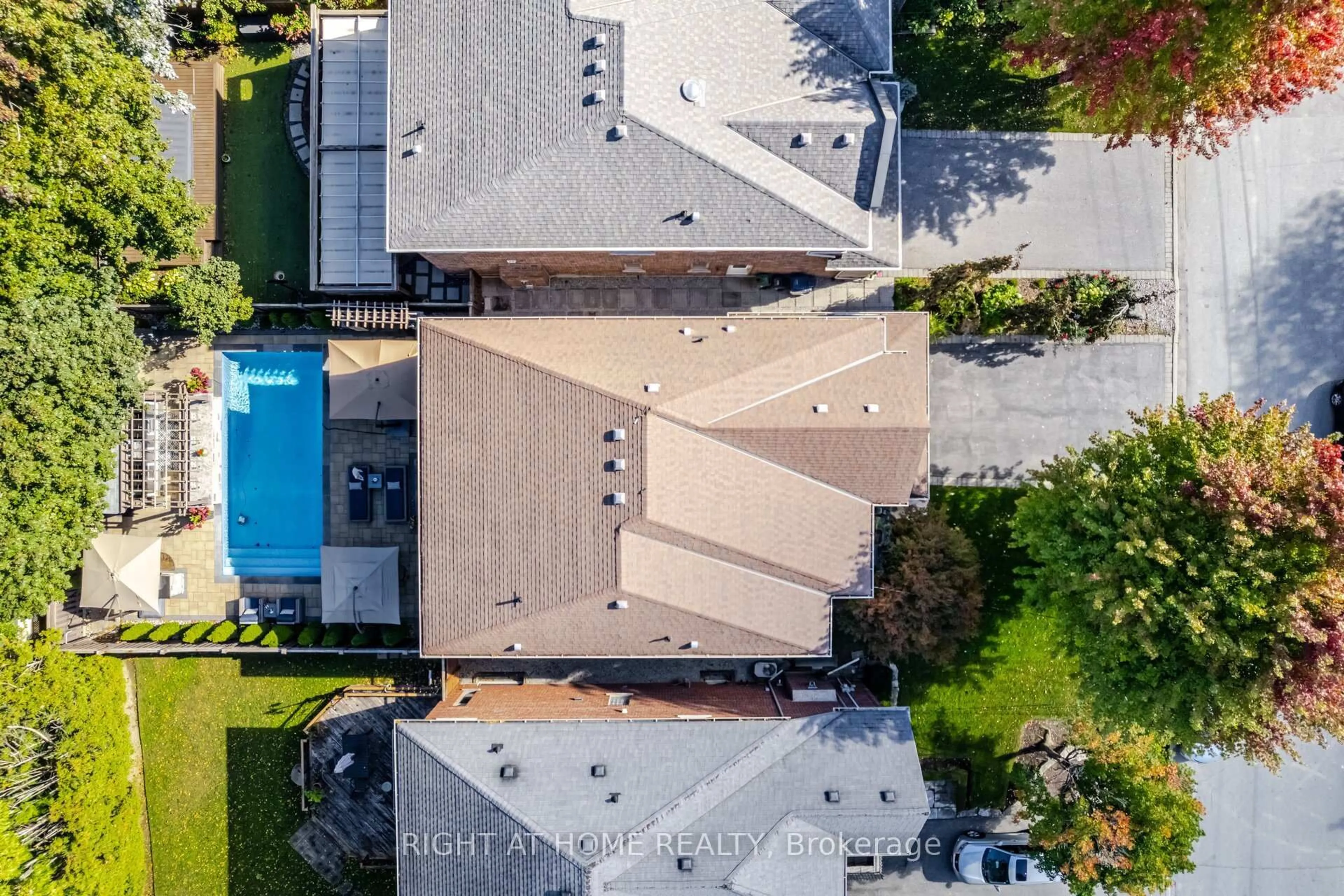 A pic from outside/outdoor area/front of a property/back of a property/a pic from drone, unknown for 58 Johnston Ave, Toronto Ontario M2N 1G8