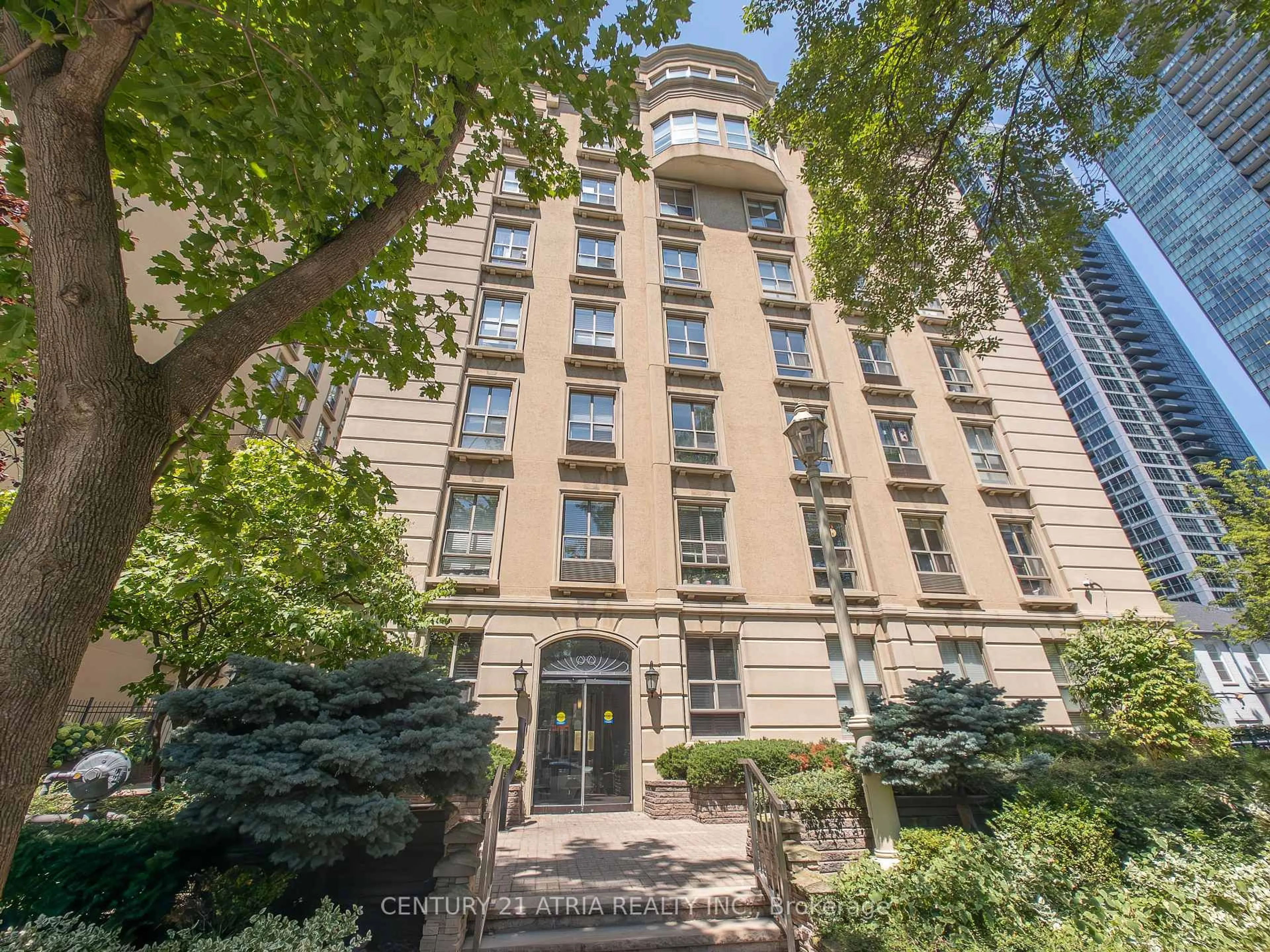 Indoor foyer for 88 Charles St #105, Toronto Ontario M4Y 2W7