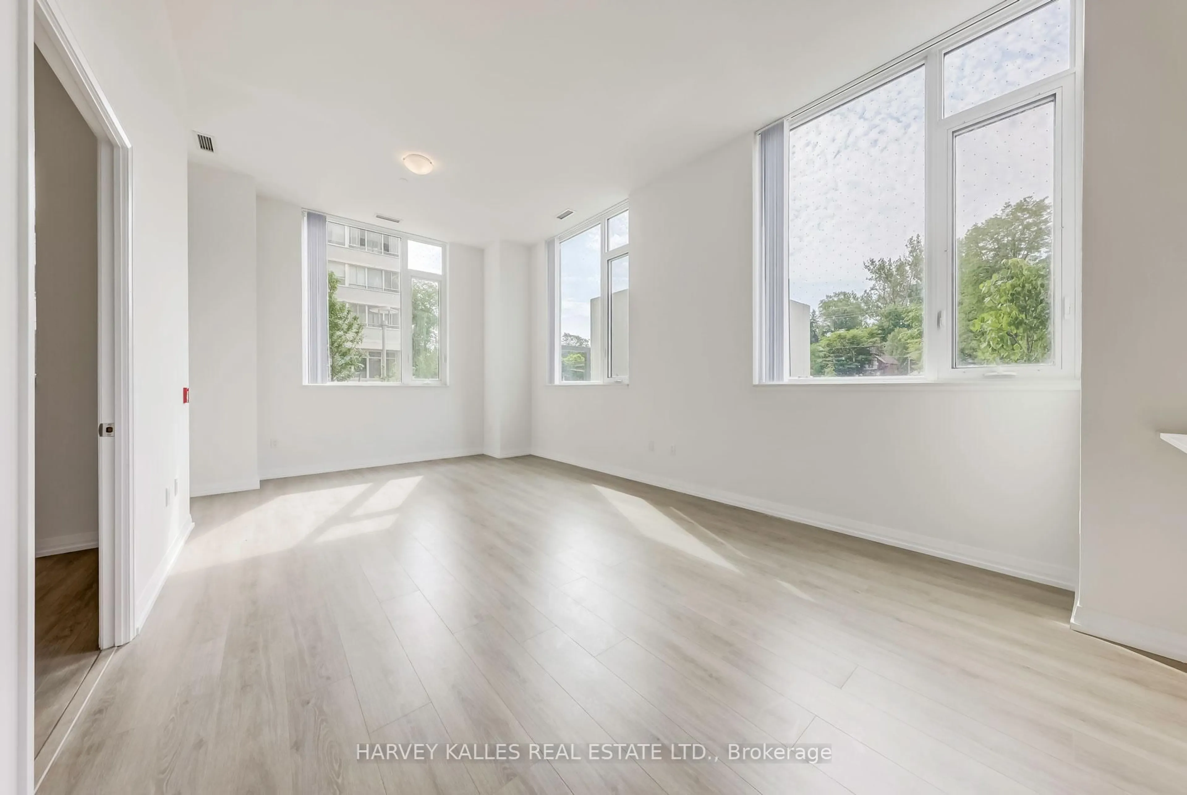 A pic of a room for 25 Holly St #TH104, Toronto Ontario M4S 0E3