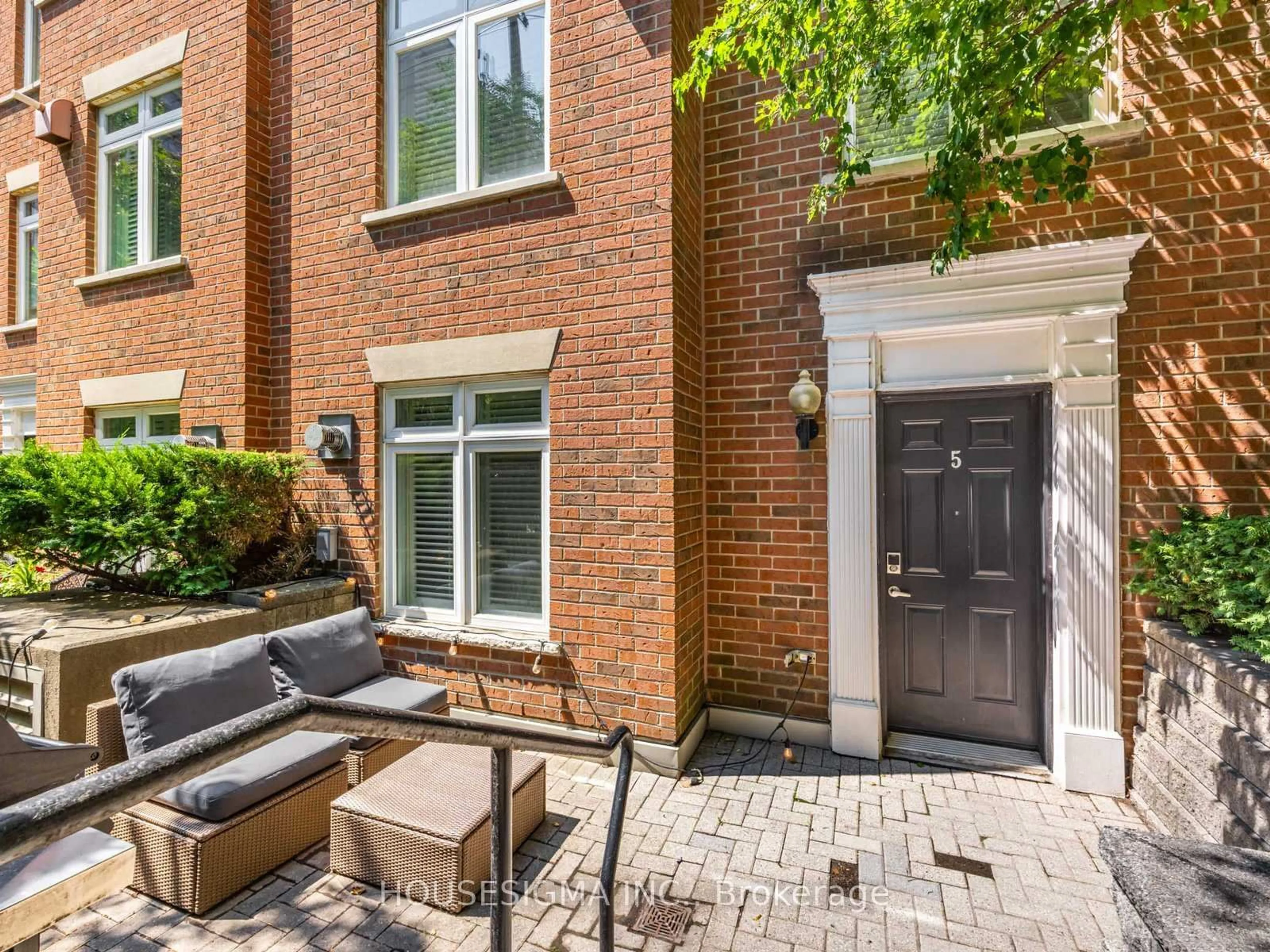Home with brick exterior material, street for 106 Redpath Ave #5, Toronto Ontario M4S 2J7